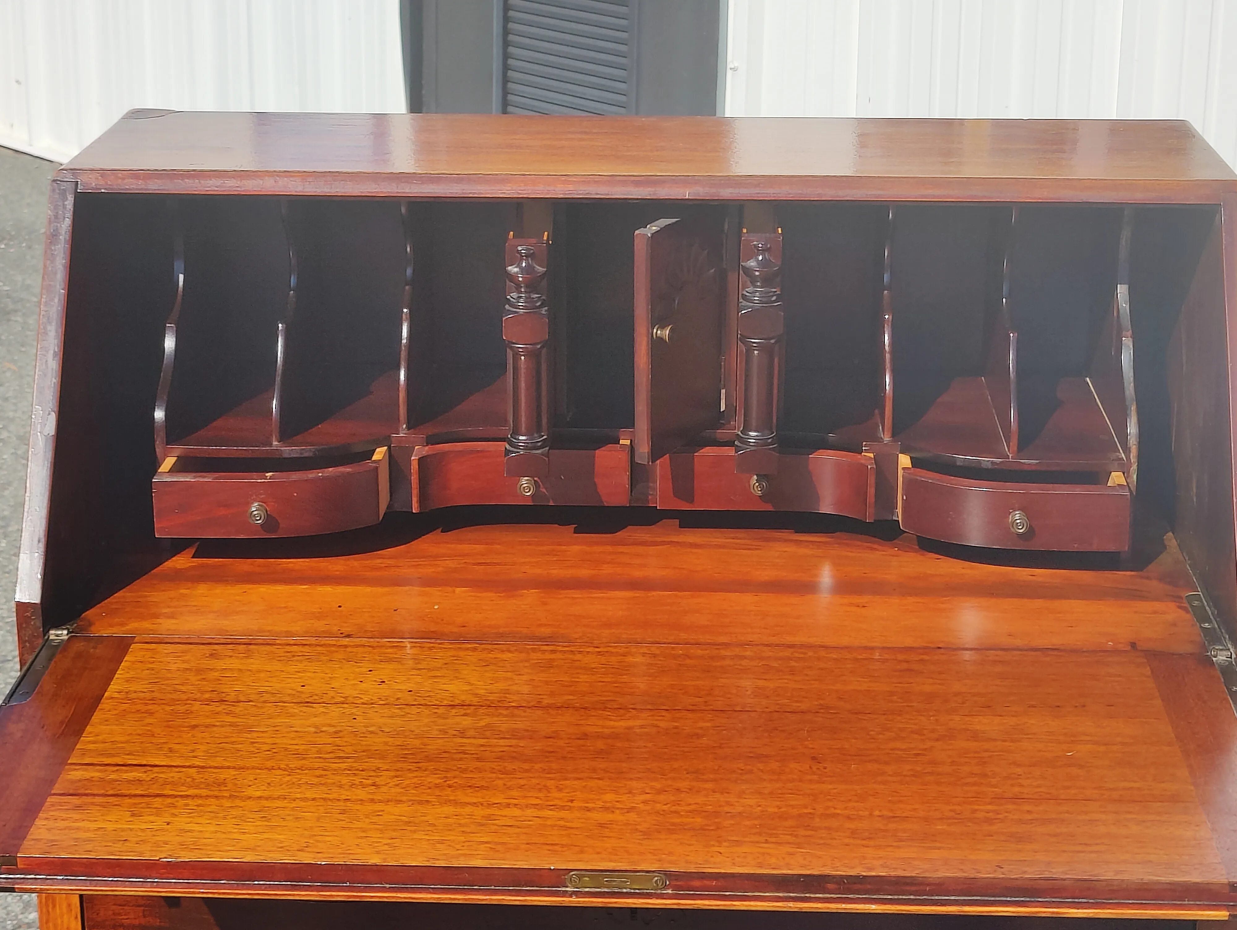 Mid 20th Century Vintage Maddox Colonial Queen Anne Mahogany Slant