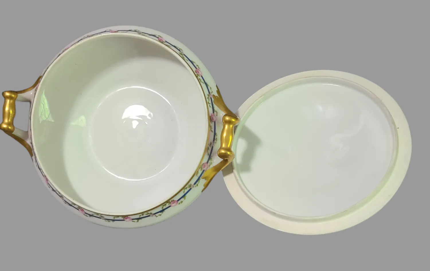 Mid 20th Century Limoges France M.Redon Hand Painted Gilded Rose Garland Covered Tureen Serving Bowl Dish
