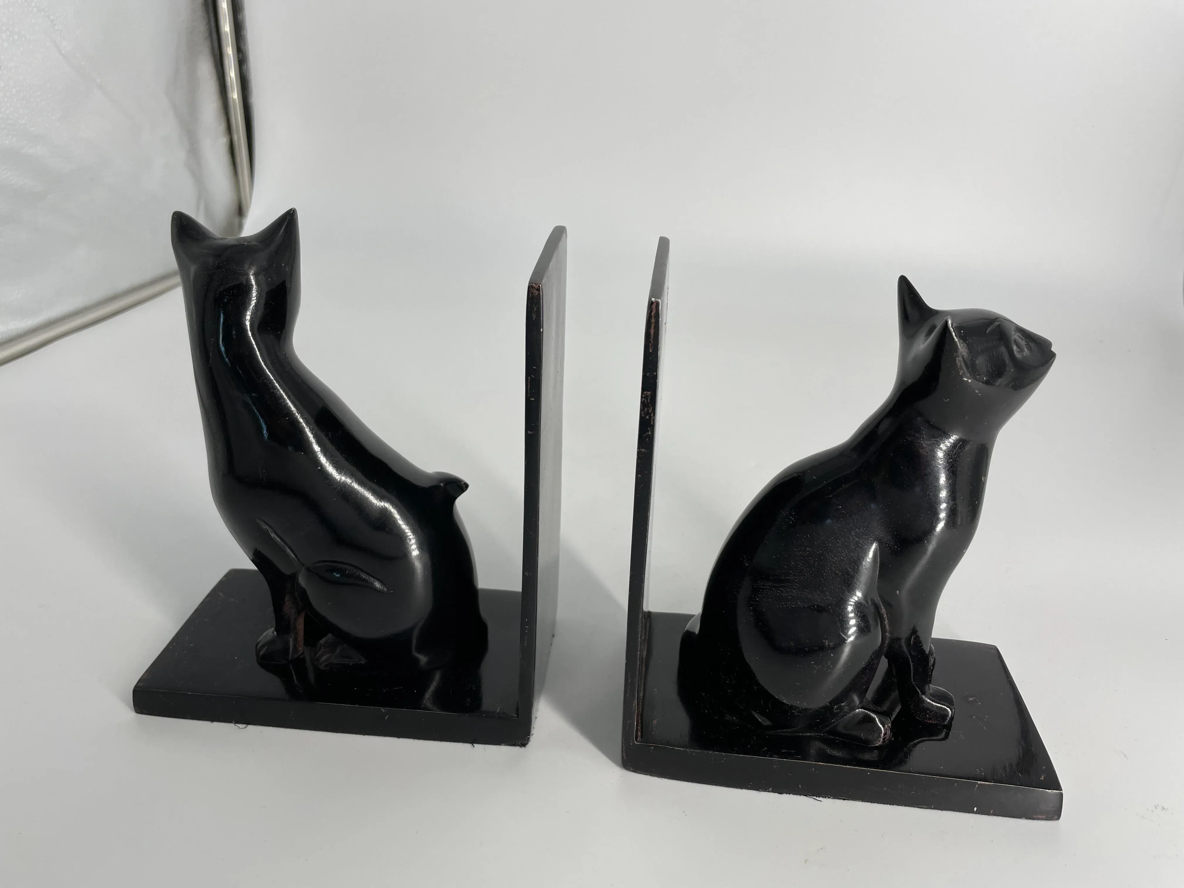 Black cat bookends store