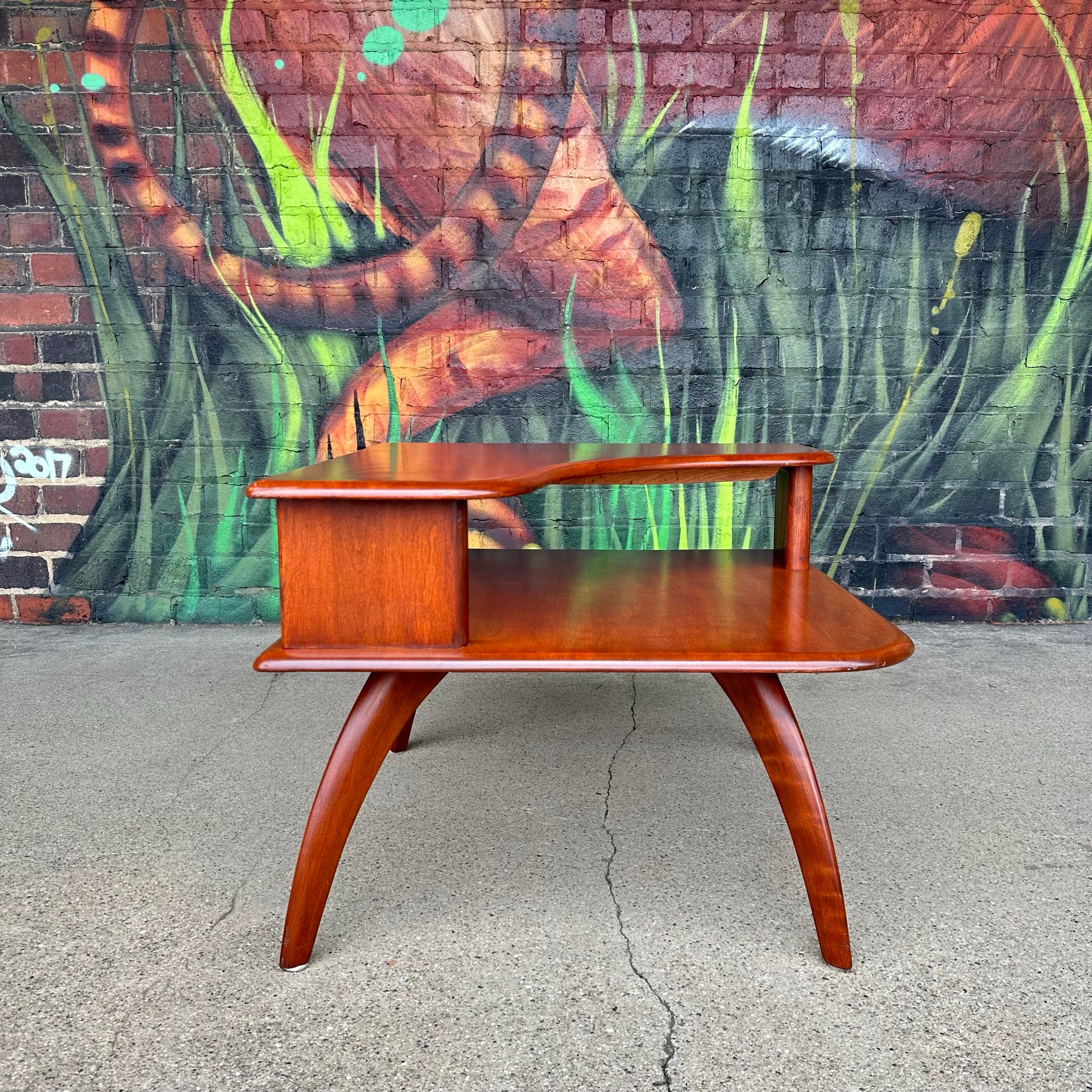 Heywood-Wakefieldサイドテーブル heywood-wakefield-tiered-side-