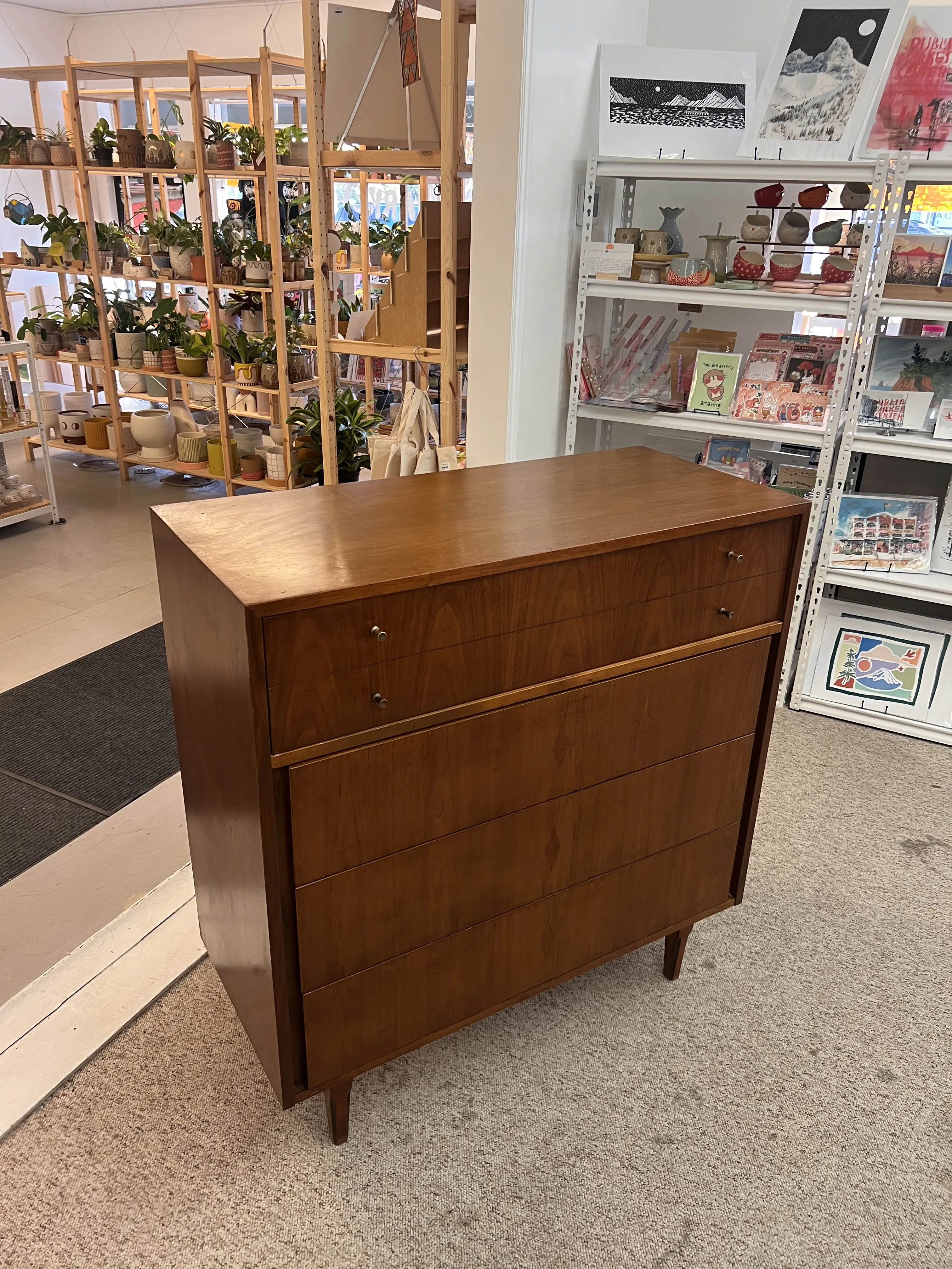 mid century modern 4 drawer dresser Amazon.com: RUSTYER Mid Century Modern Dresser for Bedroom with 4 Drawers,  35" Tall Chest of Drawers with Natural Linen, Curved Wood Dresser Closet  Clothes Storage Organizer for Living Room, Hallway((Walnut) : Home