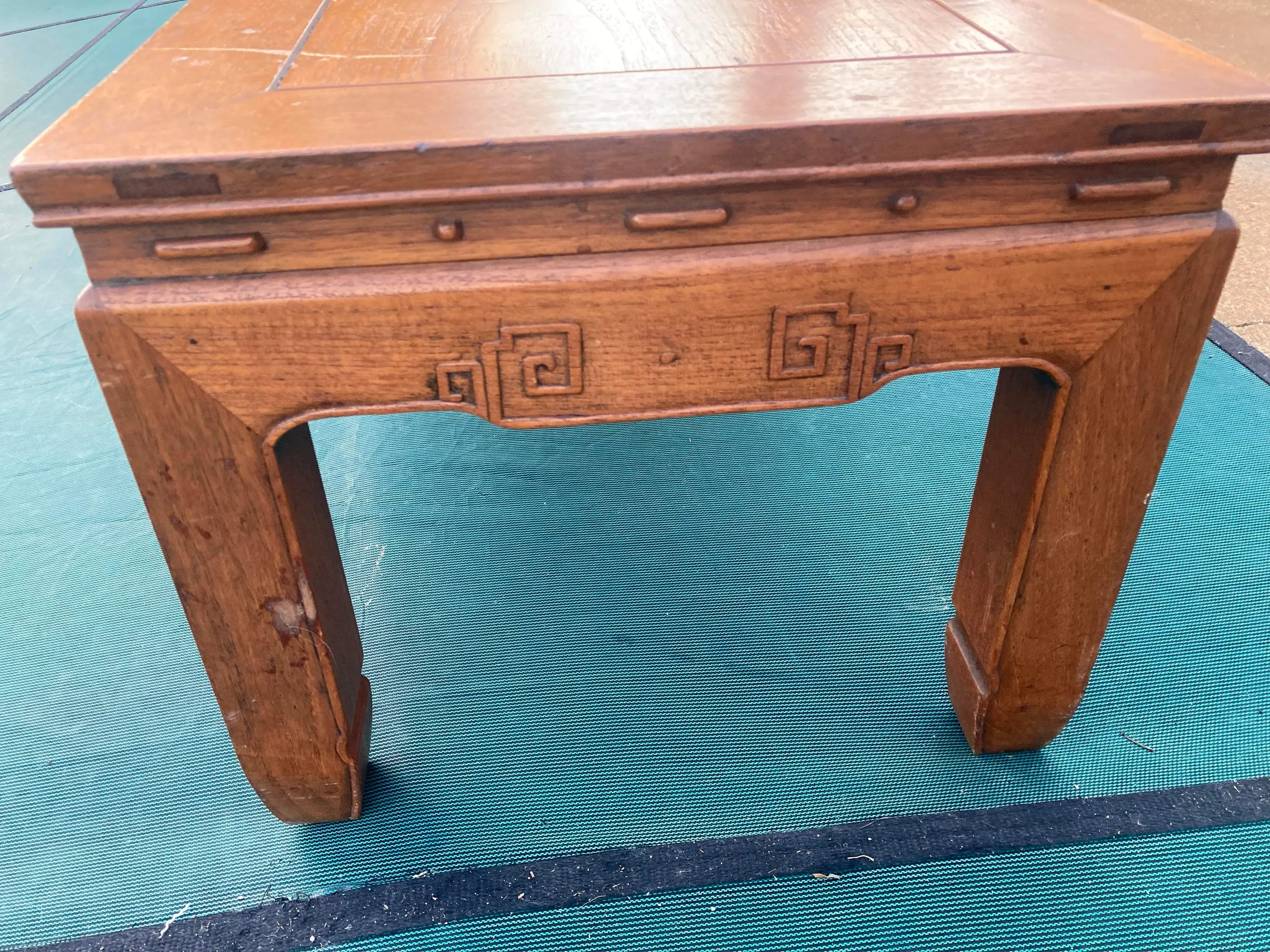 George's 木製テーブル Late 20th Century Vintage George Zee Hand Carved Asian Low