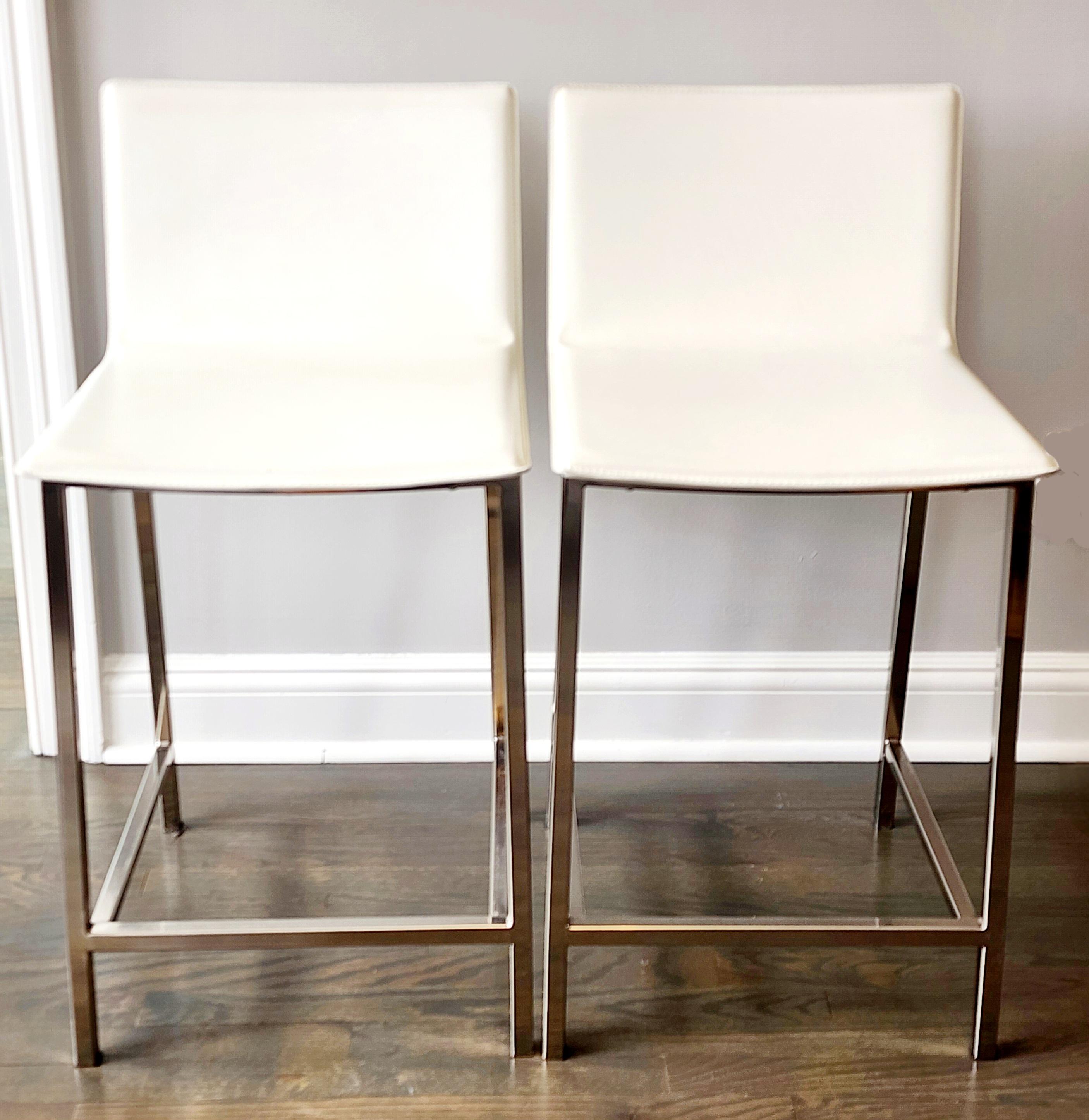 CB2 シービーツー　バースツール cb2 phoenix bar stools cb2-phoenix-bonded-leather-