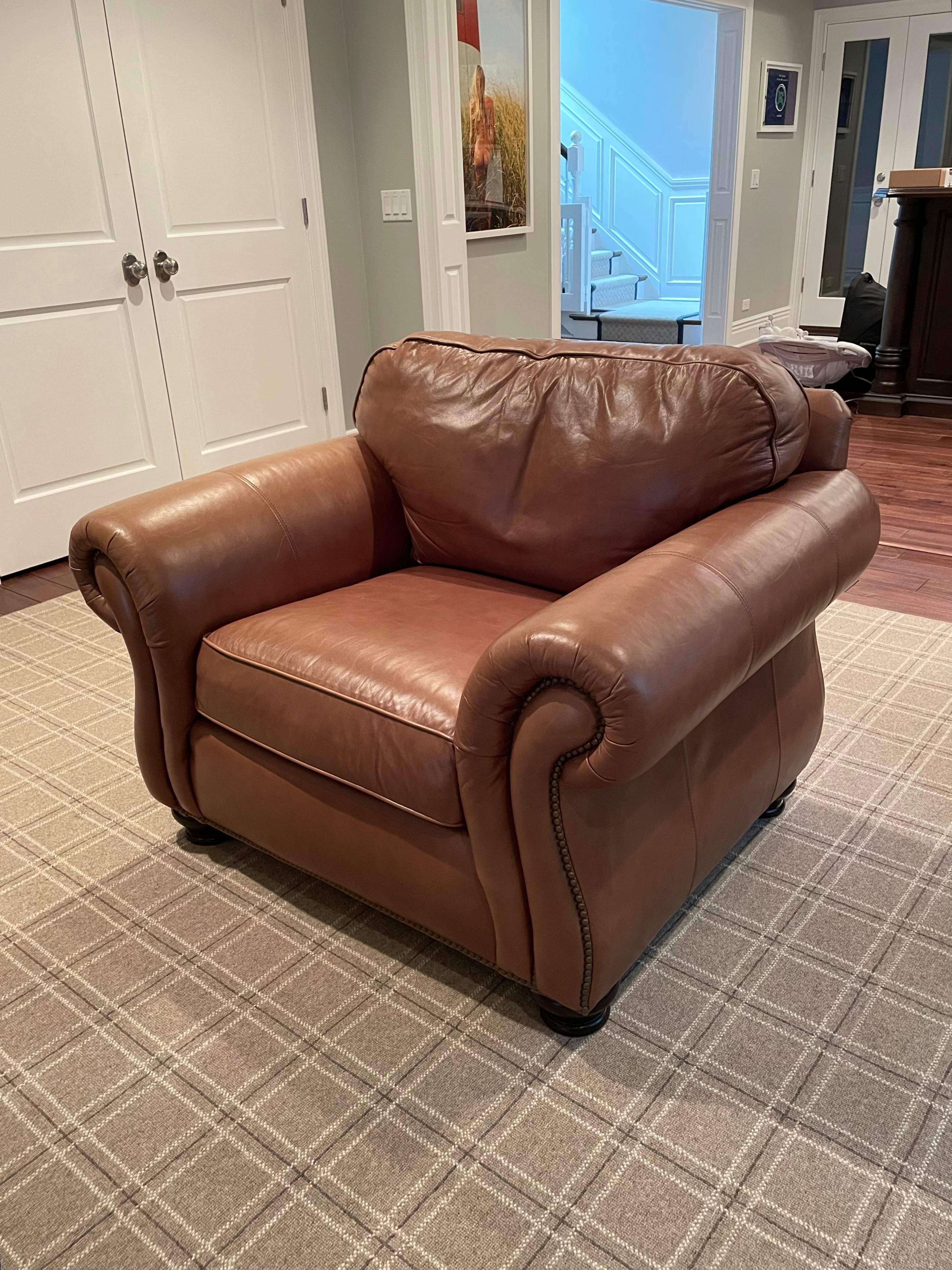 Bernhardt leather 2024 club chair