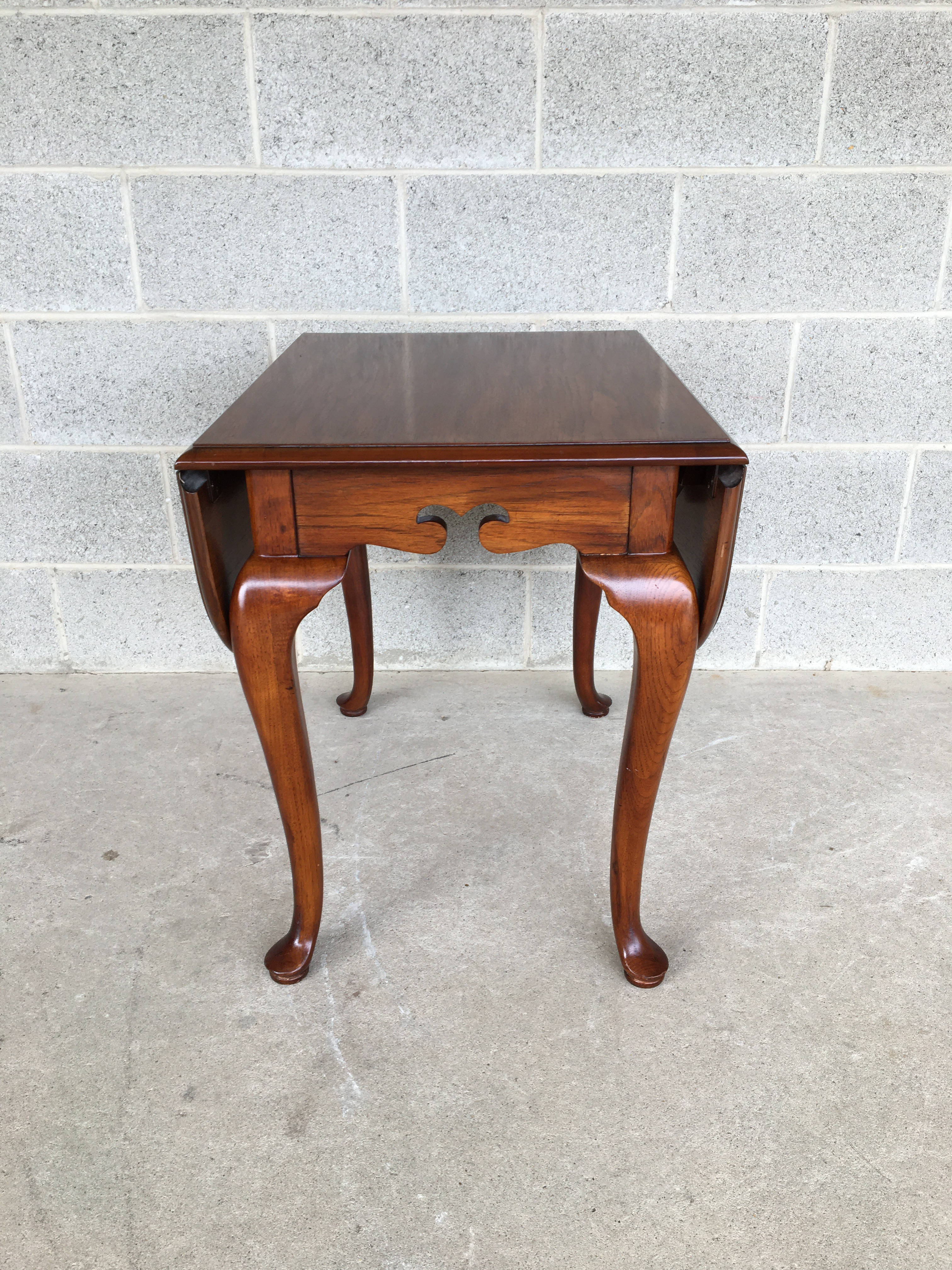 Drexel Heritage Coventry Manor Mahogany Drop Leaf Side Table