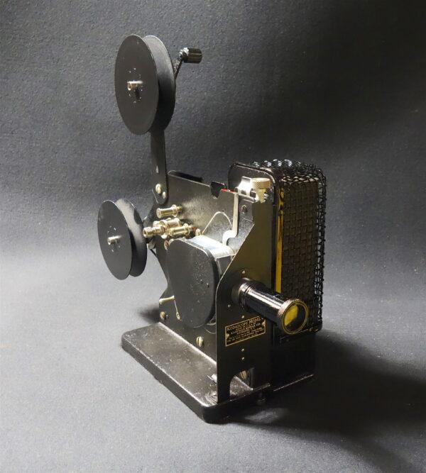 人気ブランド 1920s 16mm Kodascope Model 'C' Cinema Projector | Chairish その他