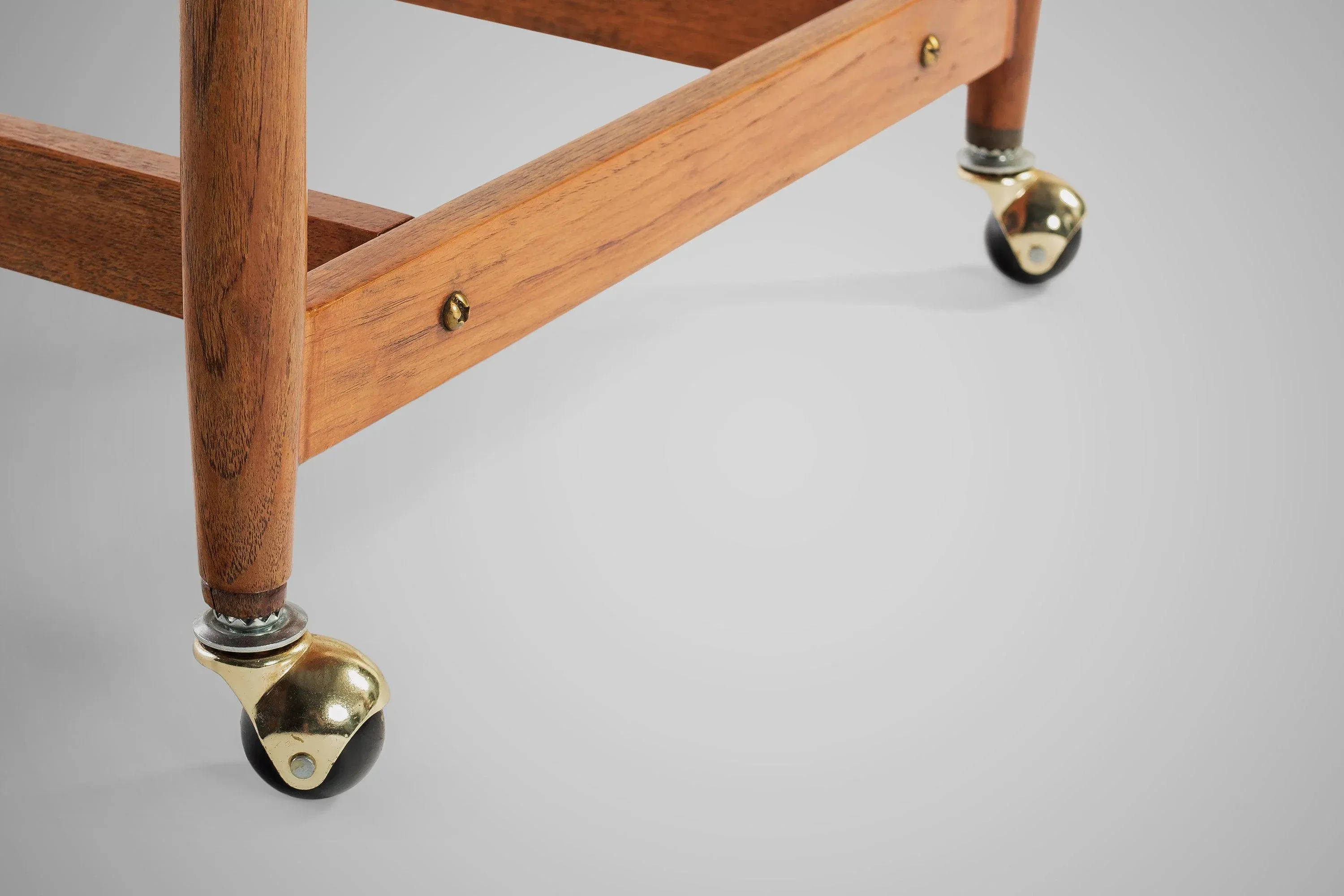 Danish Modern Bar Cart in Teak by Poul Hundevad for Vamdrup Stolefabrik, 1960s