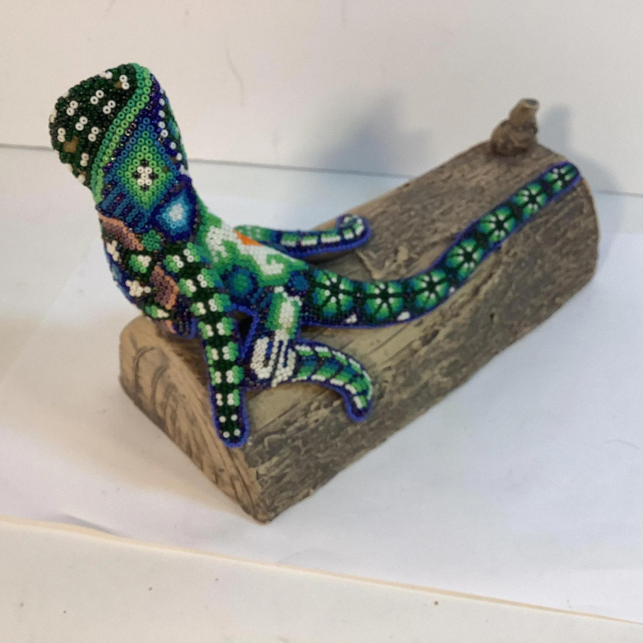 Mid-Century Art Deco Beaded Lizard on a Faux Bois Ceramic Log