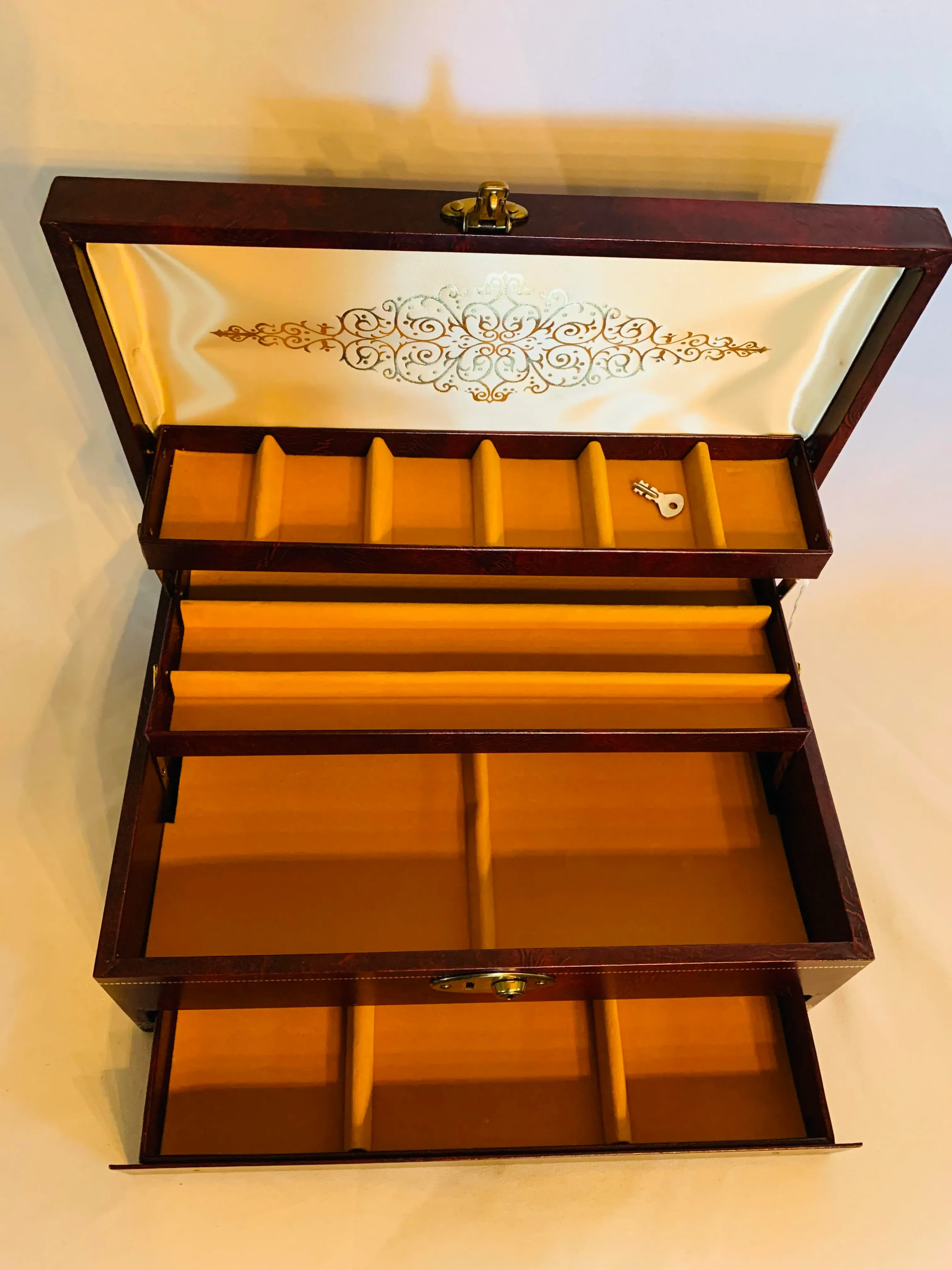 Vintage Mele Jewelry Chest With Original Key and Tag Chairish