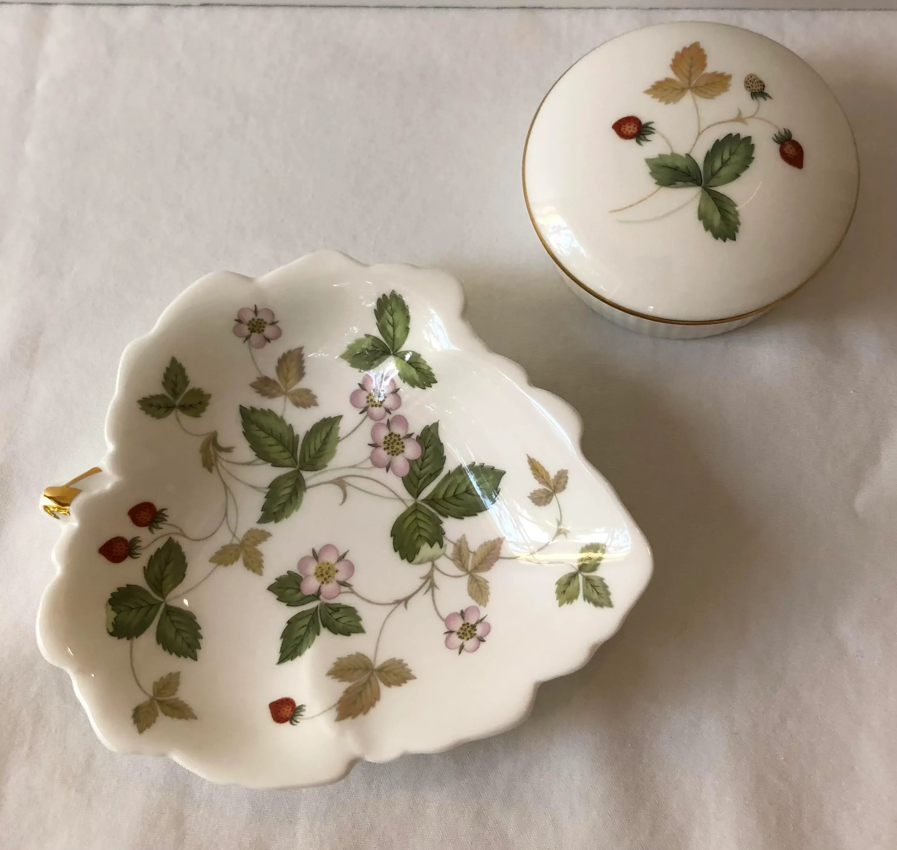  Wild Strawberry ケーキ皿 20.5㎝5枚セット Wild Strawberry ケーキ皿 20.5㎝5枚セット 楽天市場】ウェッジ