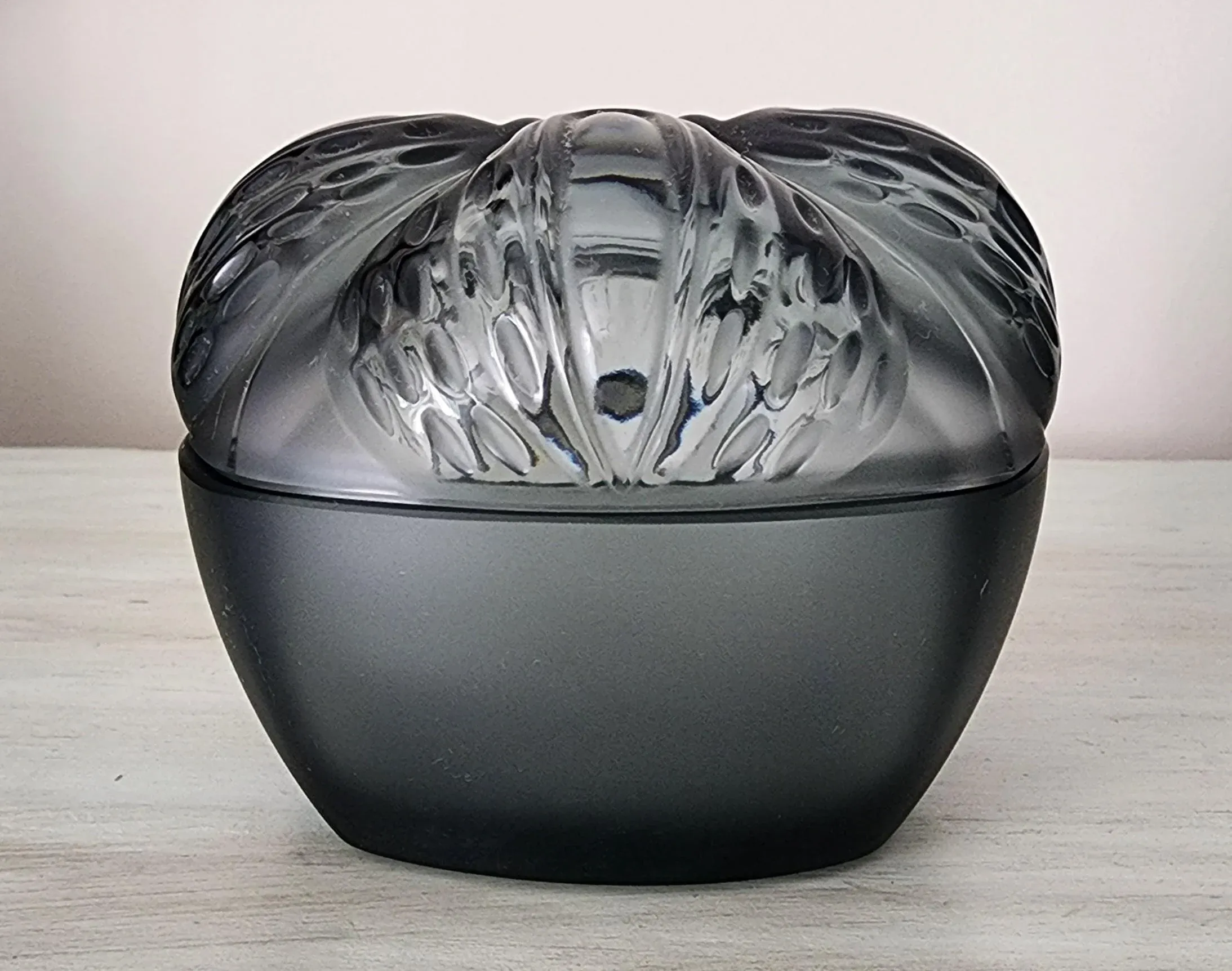 ラリック　ヴィクトワール Mid 20th Century Rare Lalique Crystal 'Victoire' Trinket Box