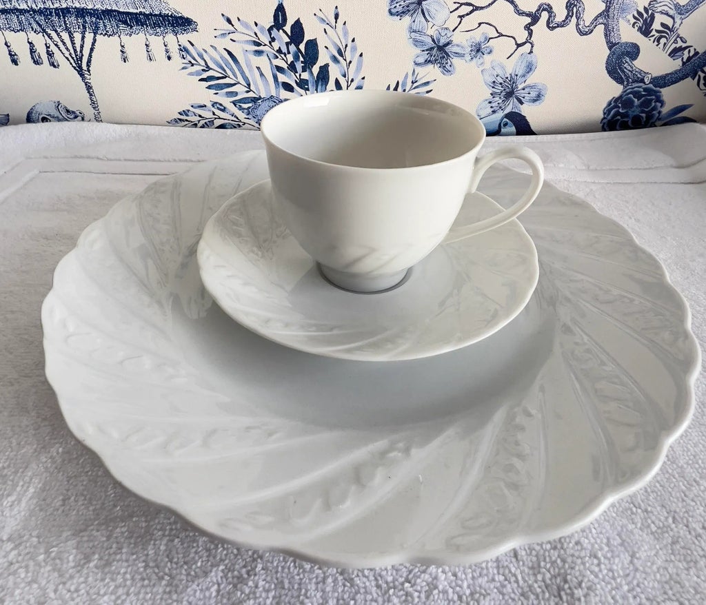 Mikasa White Lily of the Valley Japan Laj01 Dinner, Salad Plate