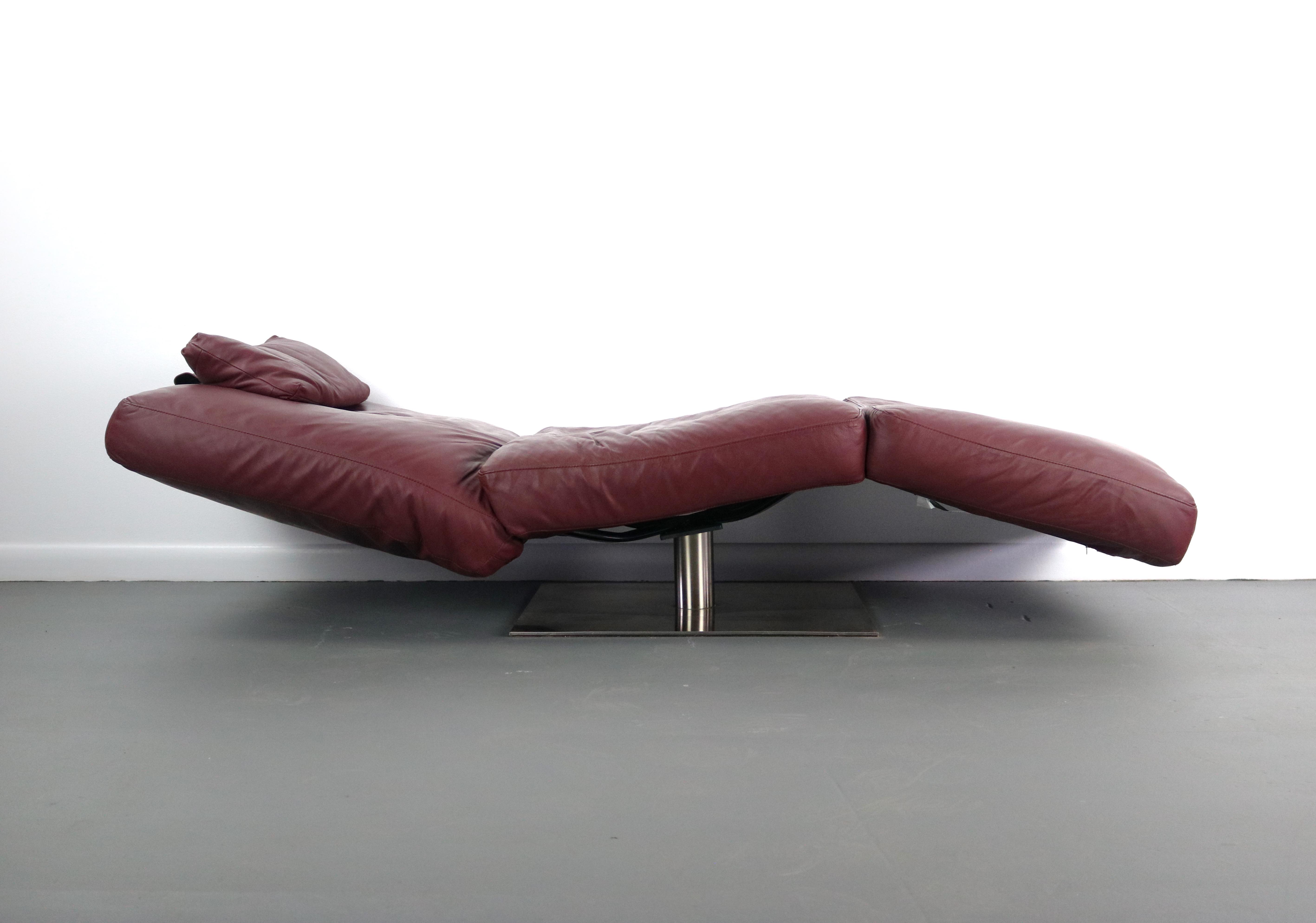 Natuzzi Chaise Lounge Chair in Rich Ox Blood Leather Zeta Model