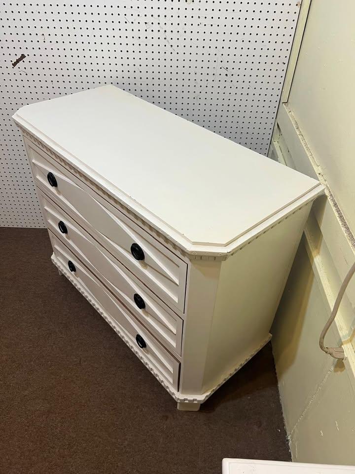 Marquise 3-Drawer Cream Dresser