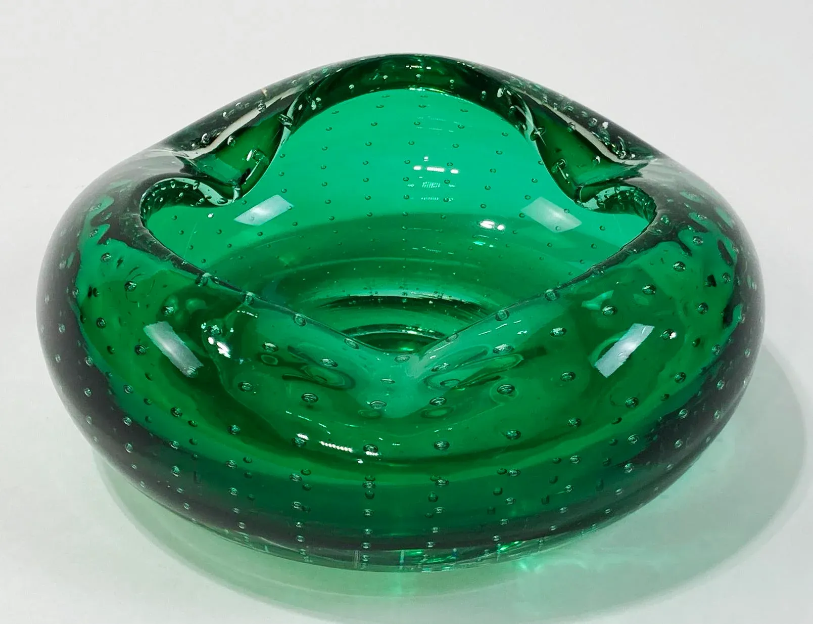 glass-bowl-in-green-glass-with