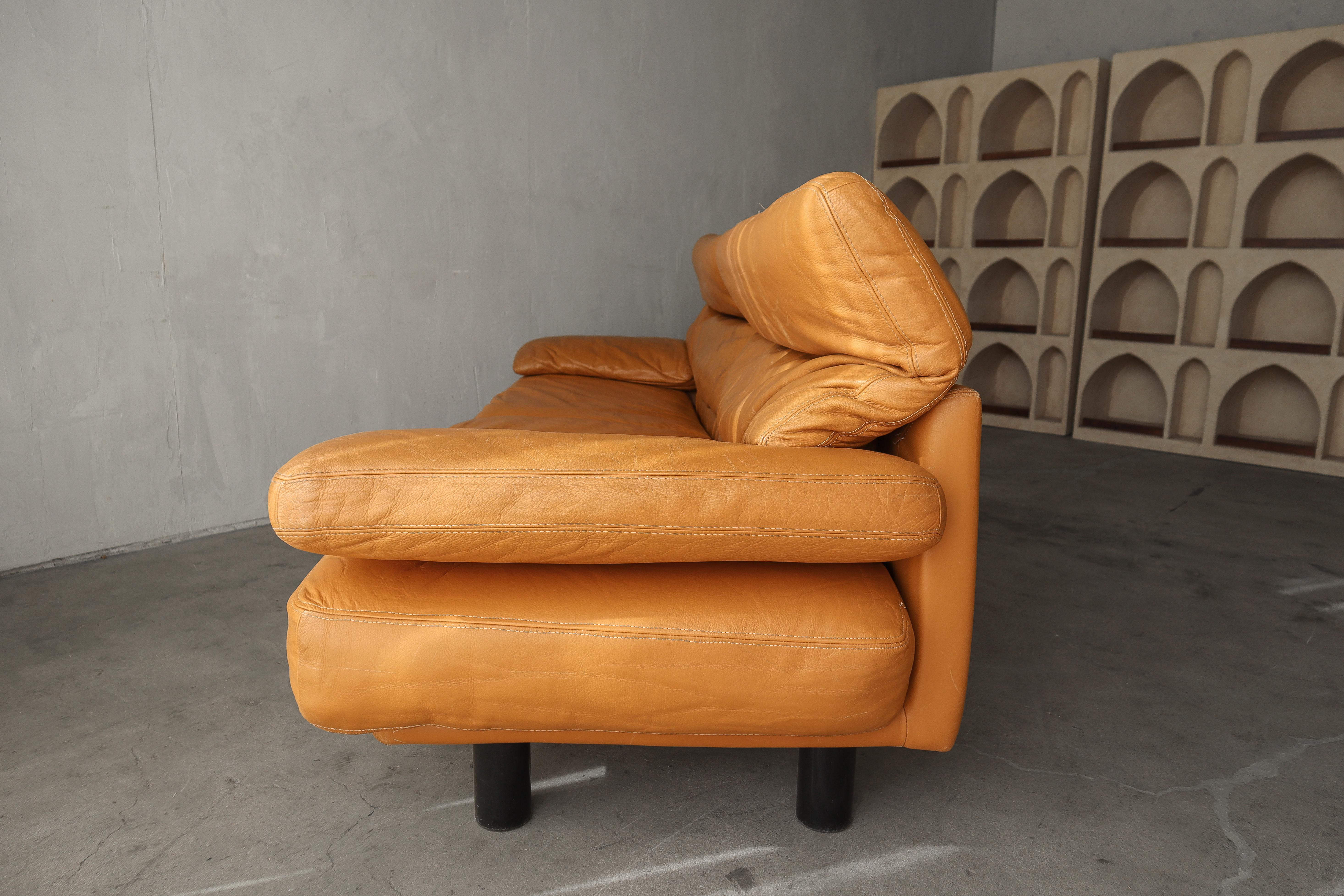 GMFS270C○B&B ITALIA ARANDA アランダ paolo pi Alanda Coffee Table by Paolo Piva for B&B Italia - Film and Furniture