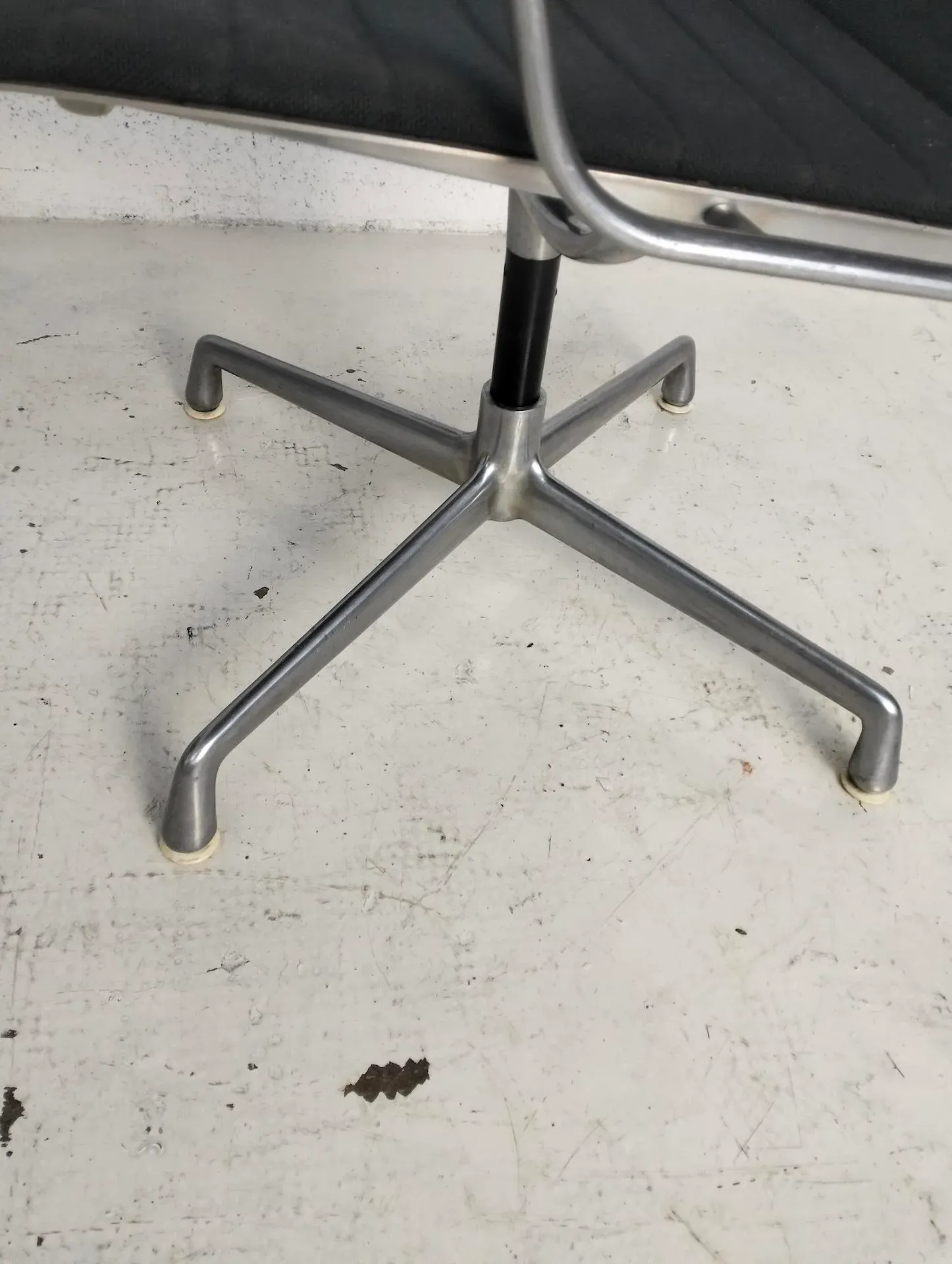 Set of EA108 Aluminium Chairs attributed to Charles and Ray Eames for ICF, 1960s