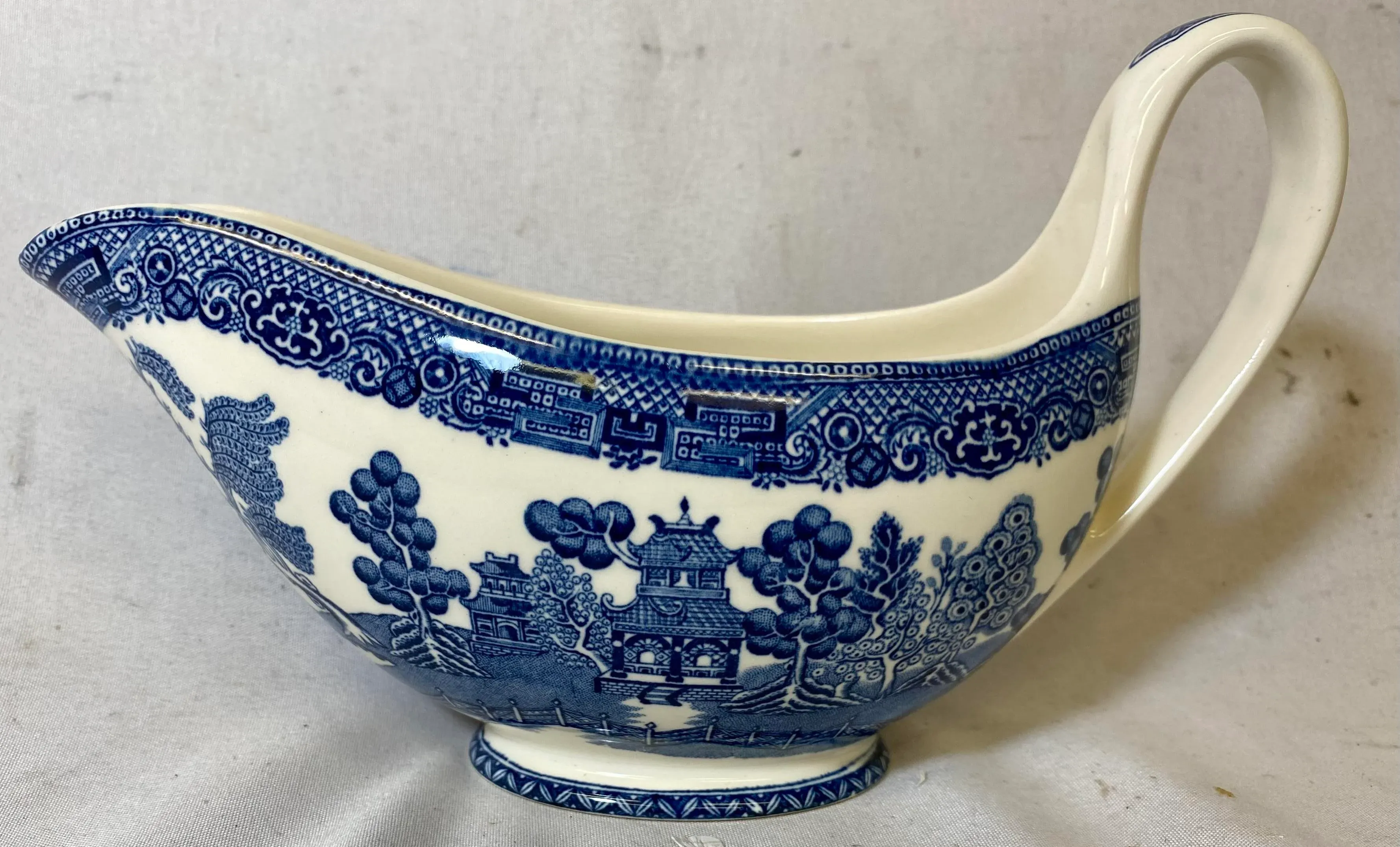 Vintage Wedgwood Blue Willow Gravy / Sauce Boat From England