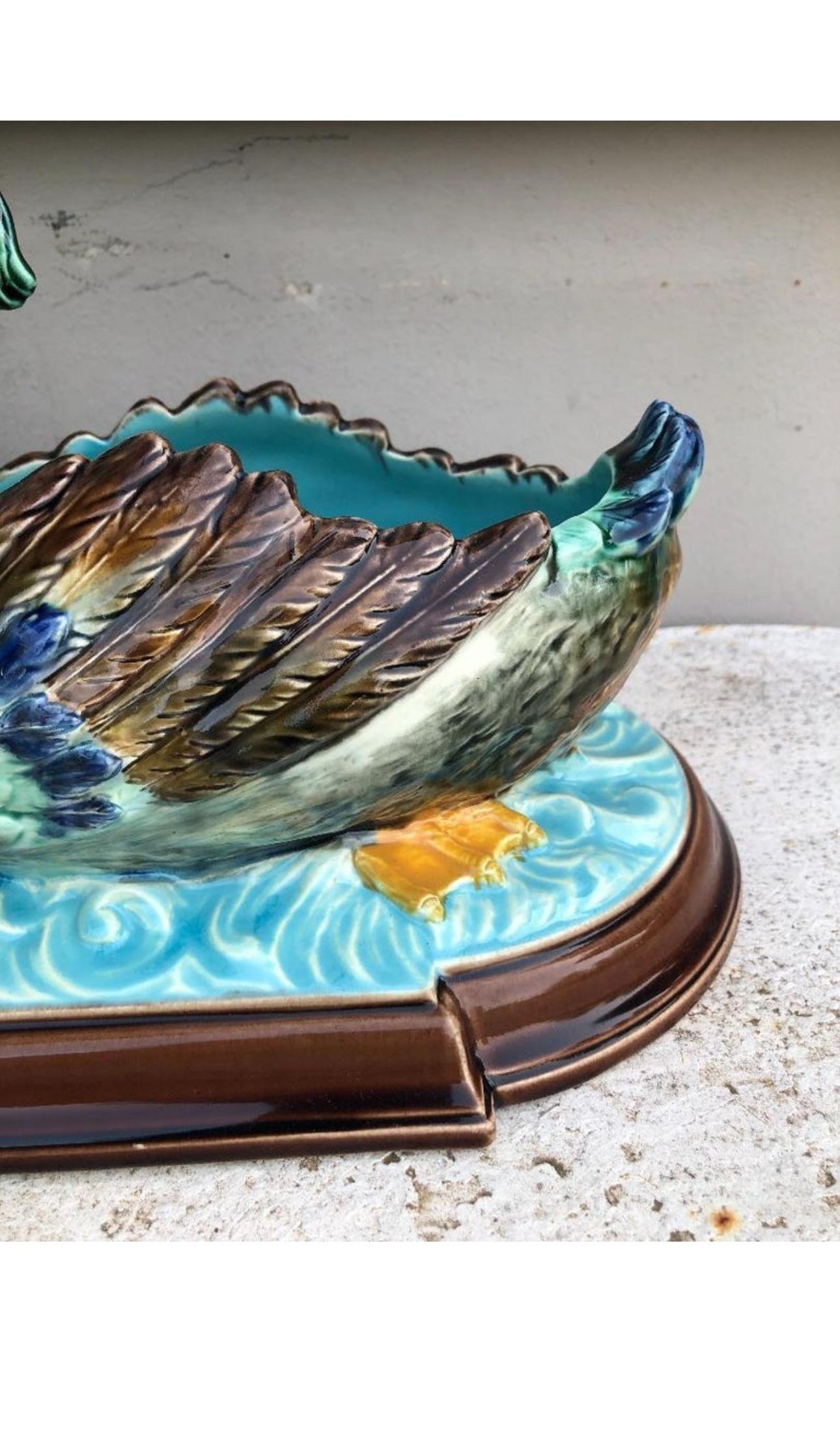 19th Century Large Majolica Jardiniere With 2 Ducks Sarreguemines