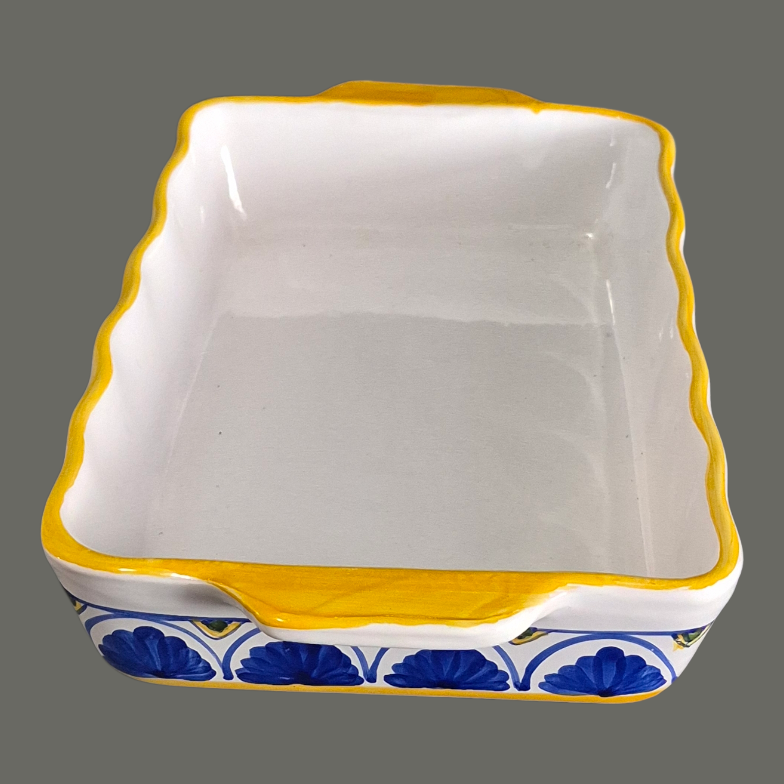 Late 20th Century Mesa International Handcrafted in Hungary Warner New Hampshire Casserole Dish