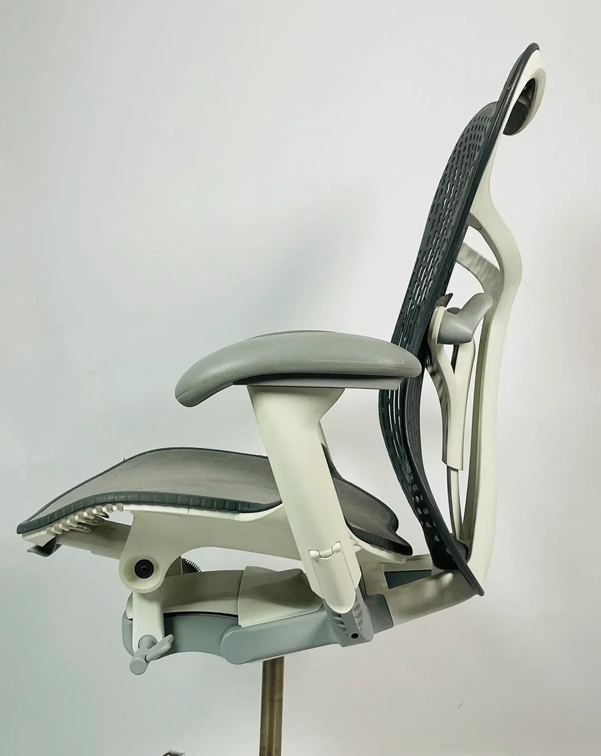 2015 Mirra 2 Office Chair by Studio 7.5 for Herman Miller, Made In