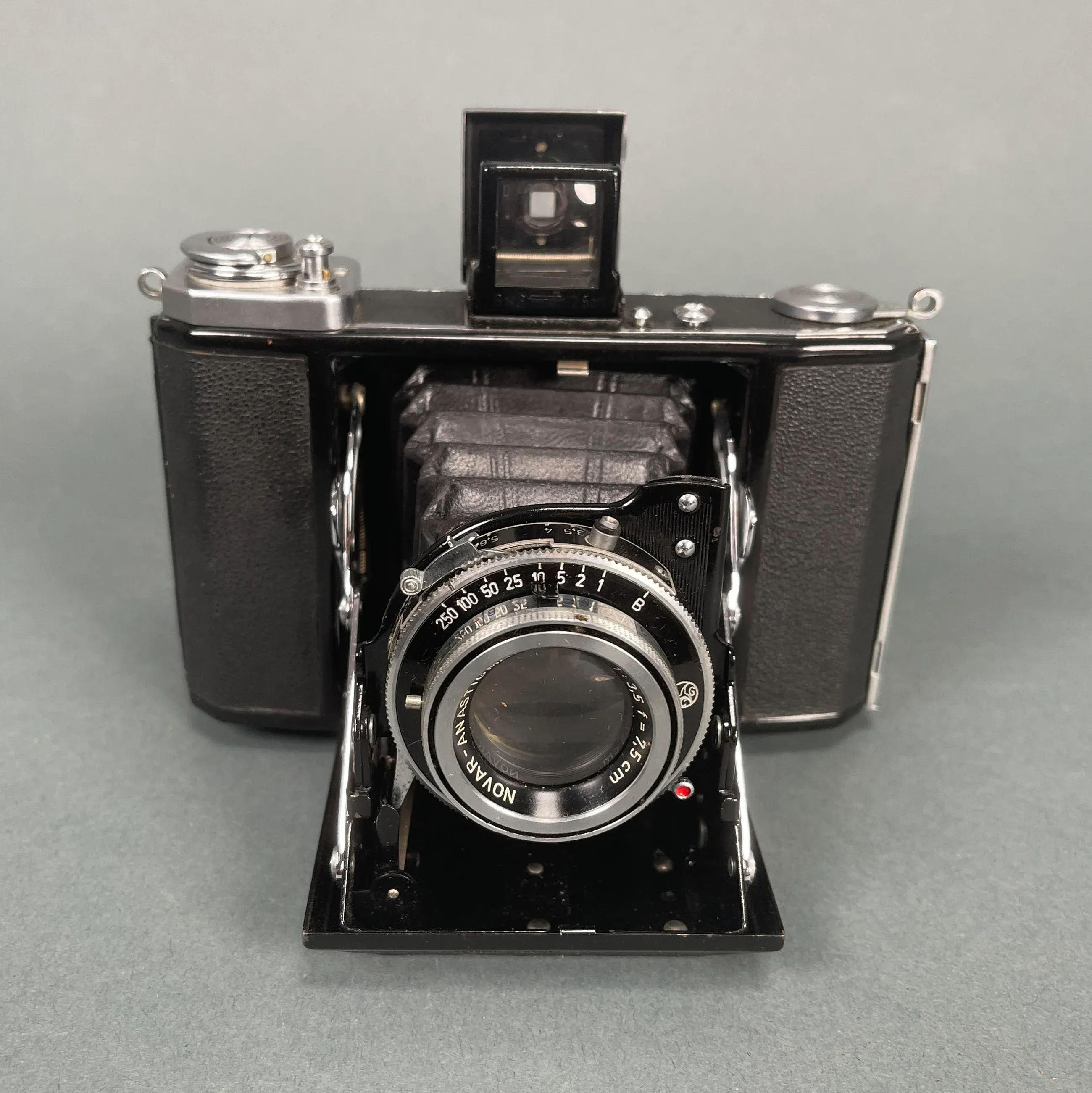 Vintage Zeiss Ikon Ikonta 521/16 Folding Camera Novar 7.5cm