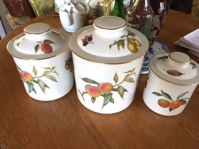  Worcester Evesham 食器セット Amazon.com | Royal Worcester Evesham Gold Dinnerware Set