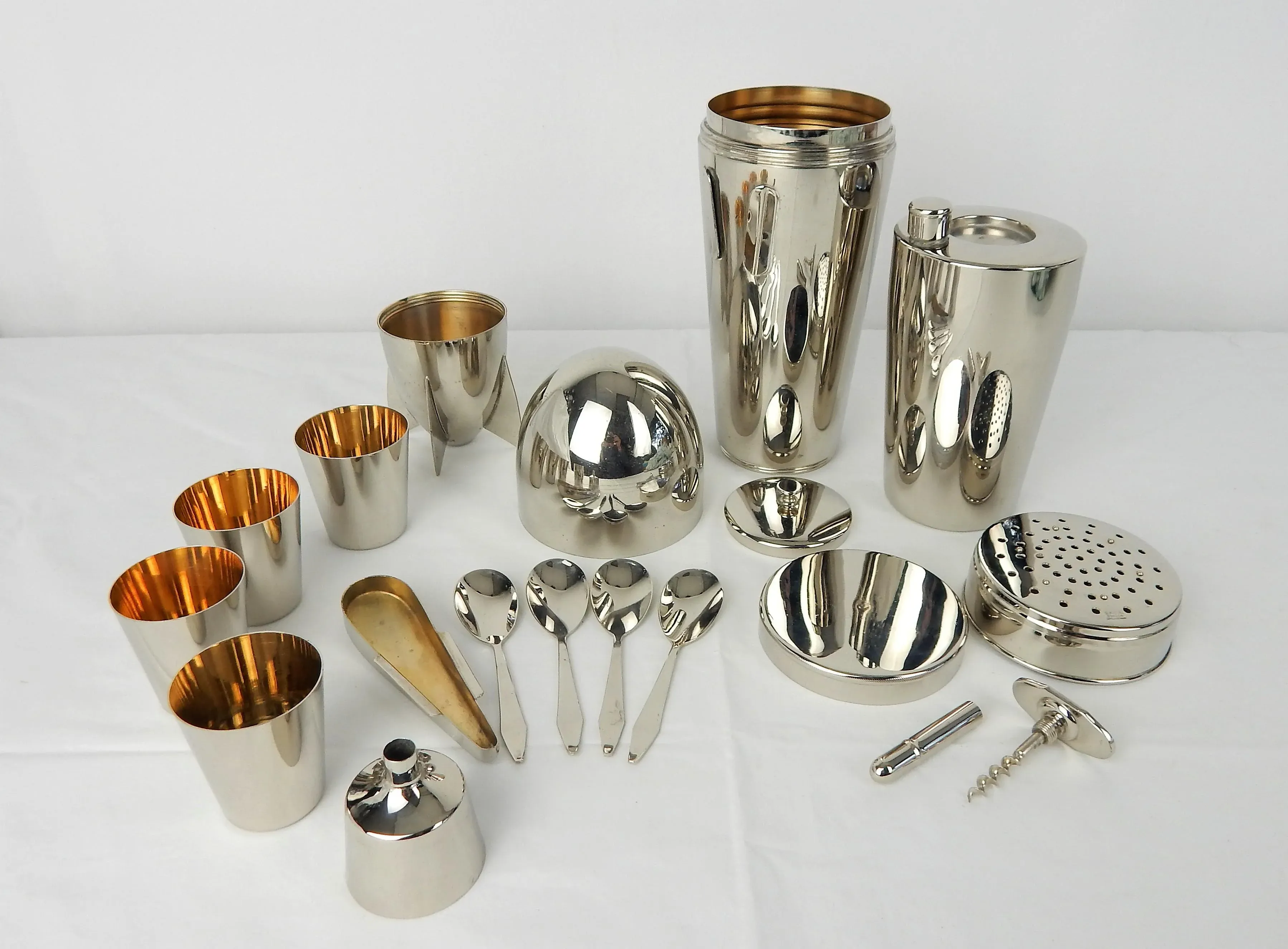 1928-zepplin-cocktail-shaker-