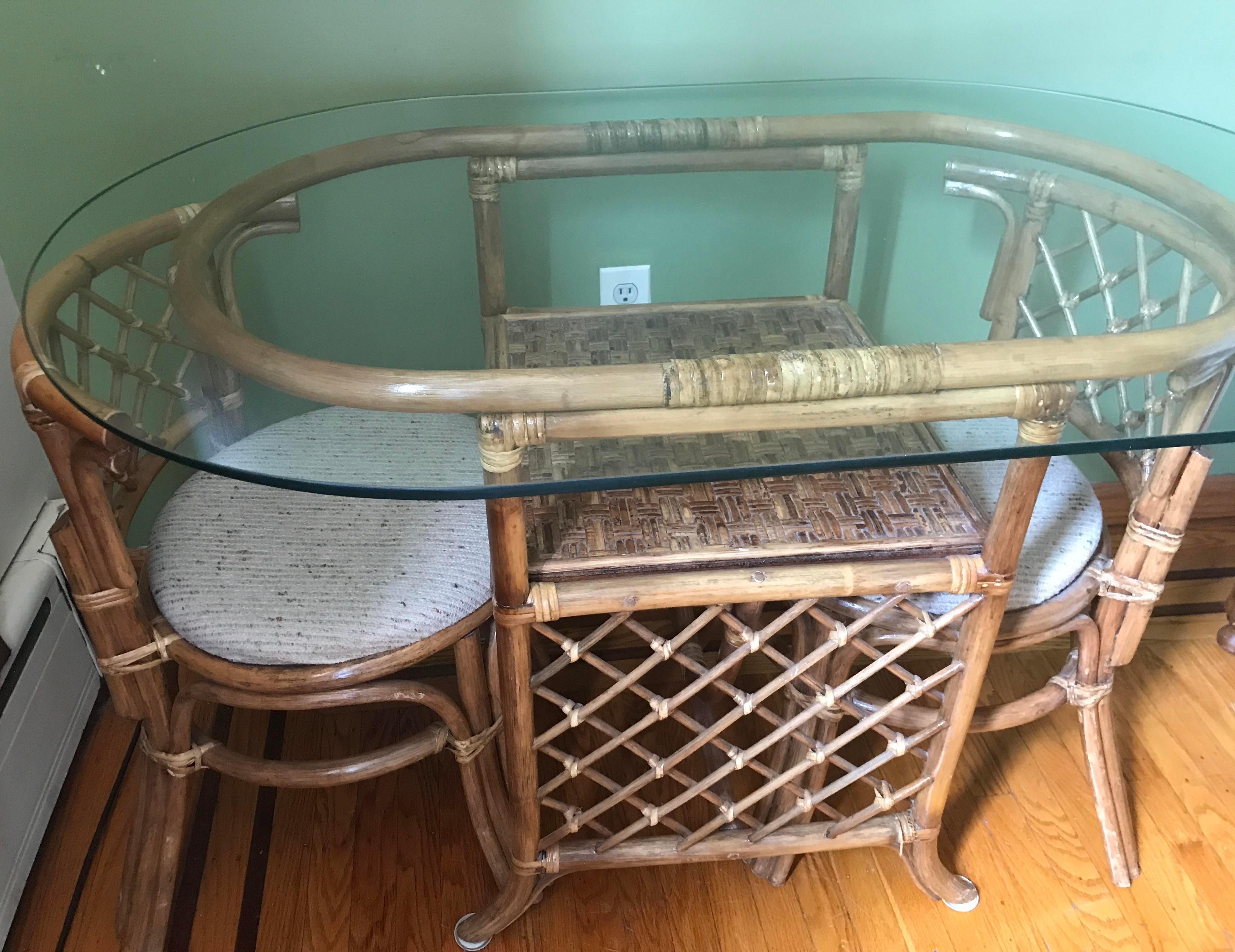 Rattan honeymoon table and chairs hot sale