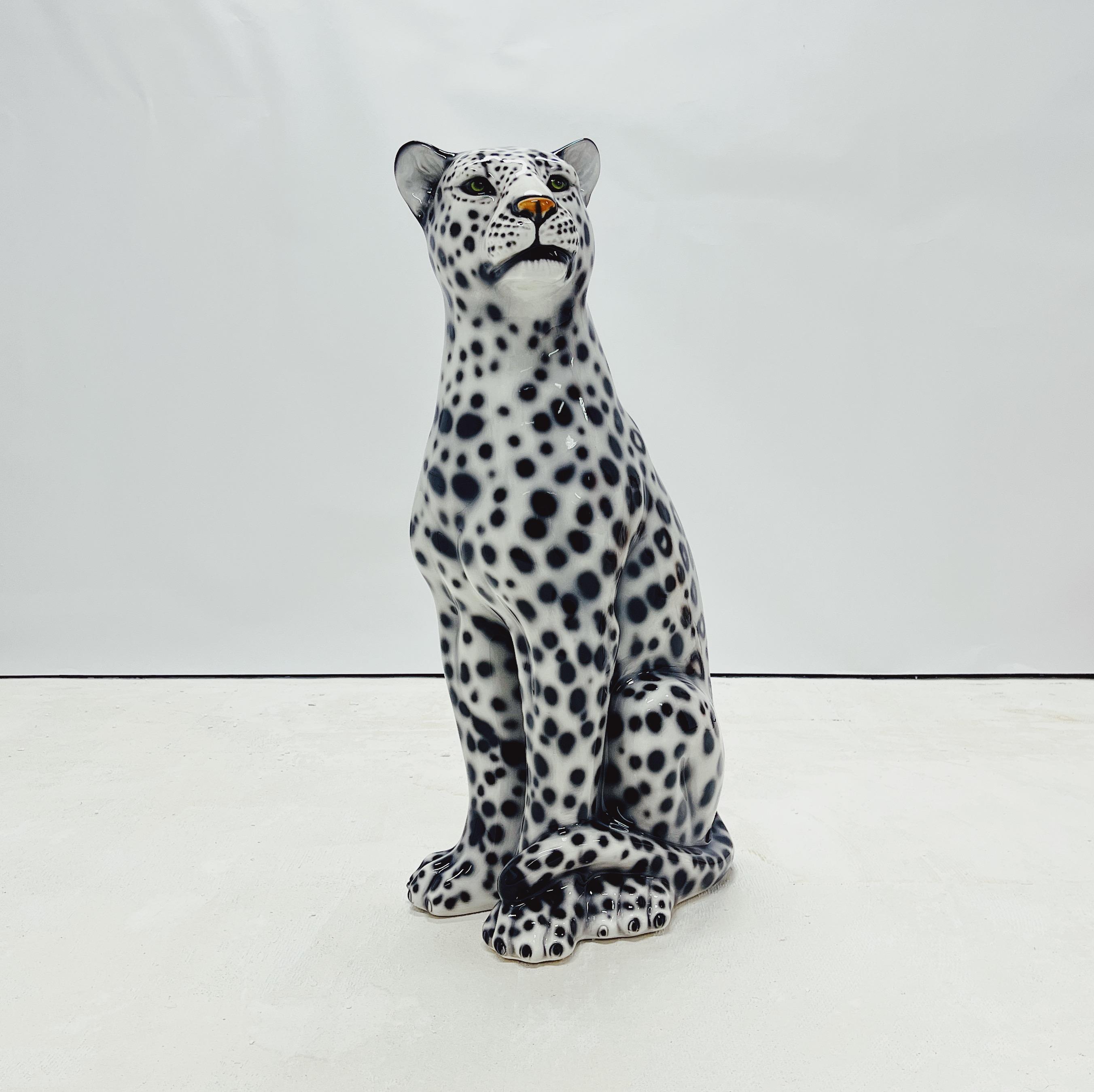 その他 Steampunk Snow Leopard a cute animatronic baby Snow out - Free AI Photo Generator