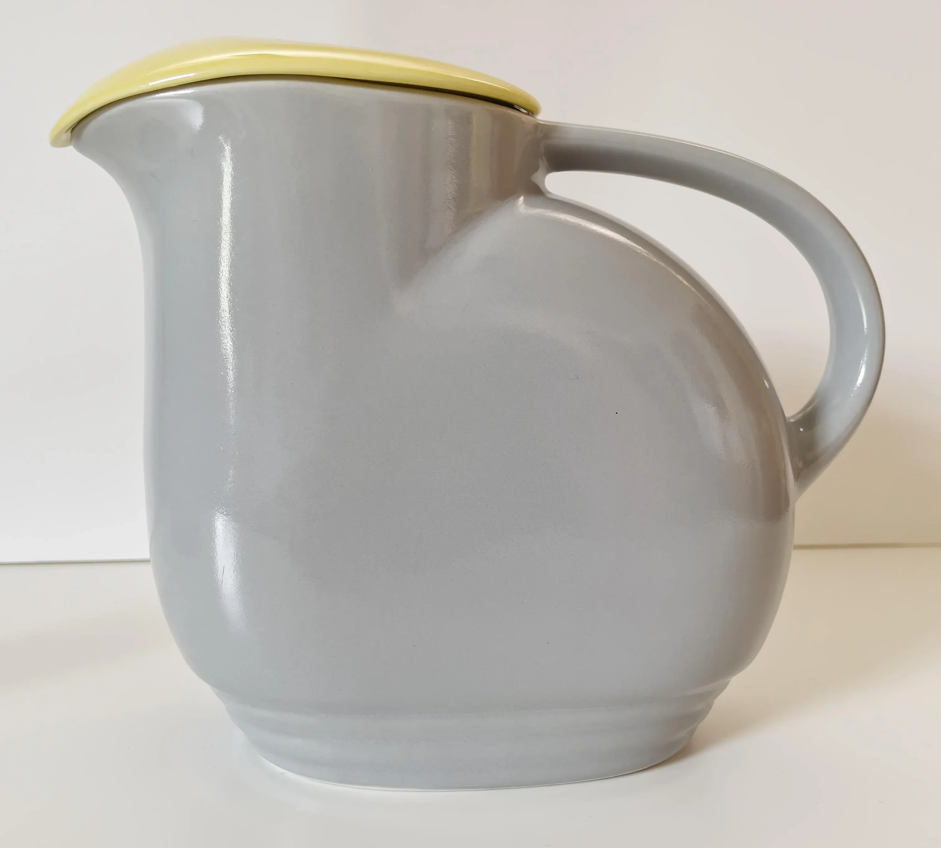 1940s-american-art-deco-hall-