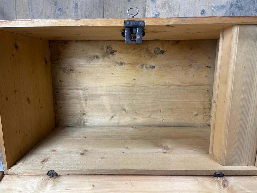 Vintage Chest in Spruce, 1890s