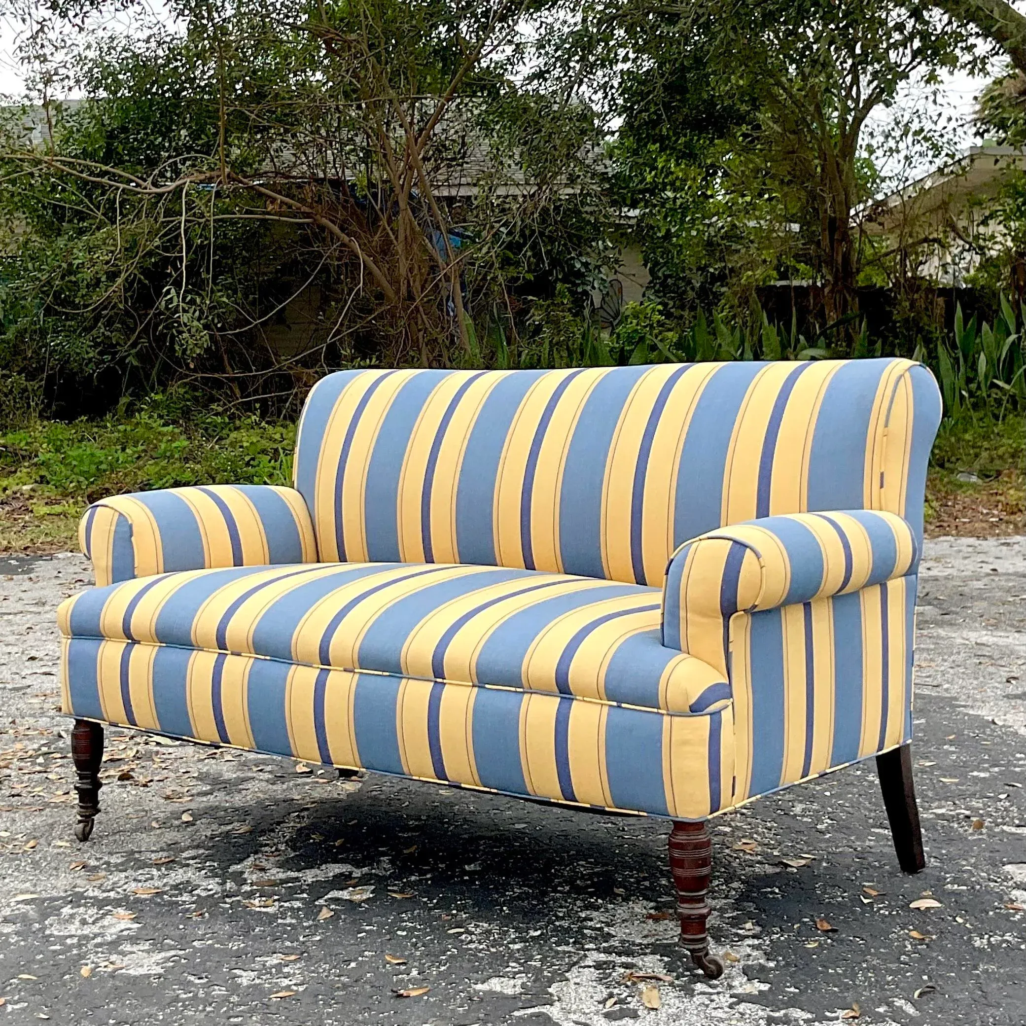椅子 vintage sofa stripe Funky Stripe Vintage North Hickory Furniture Company Sofa
