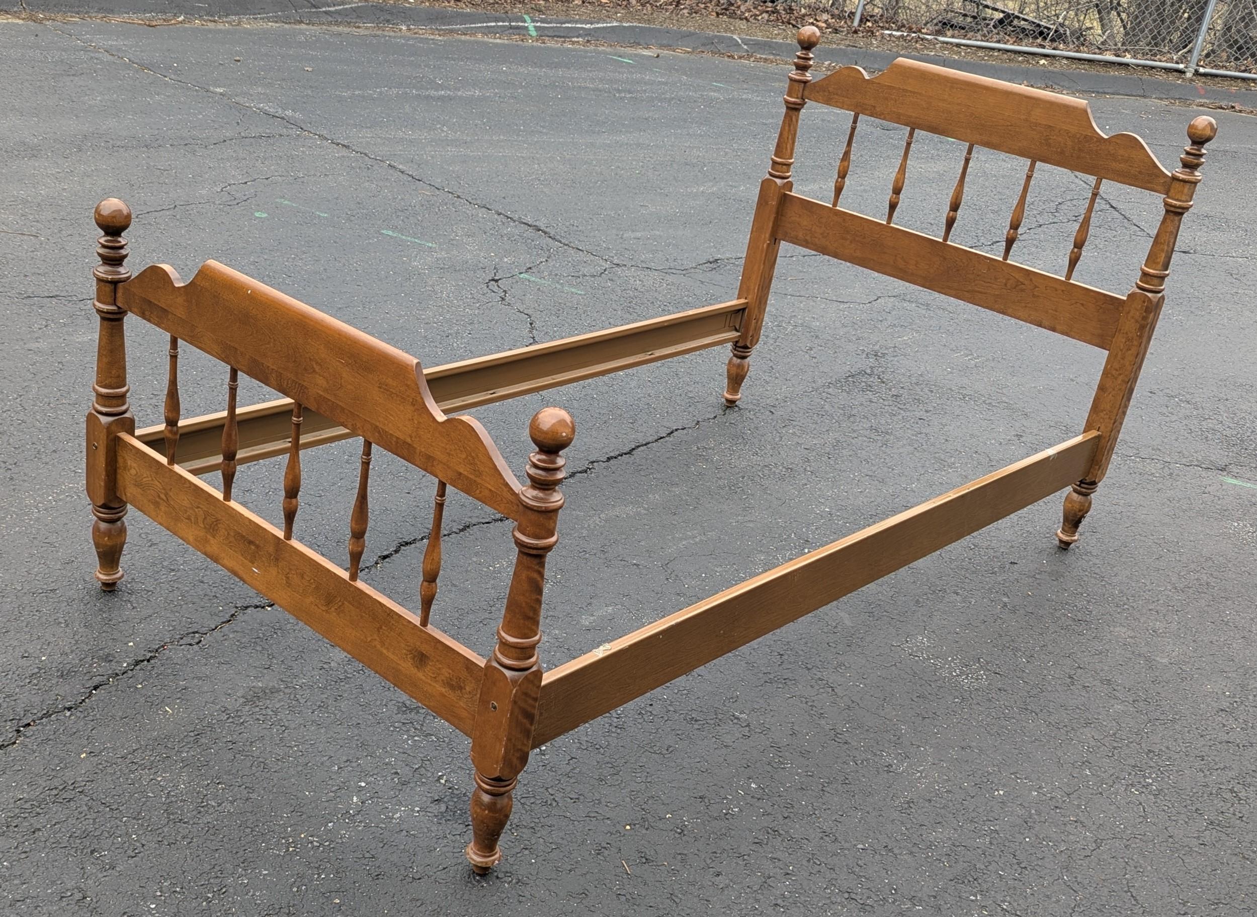 1980s Ethan Allen Heirloom Collection Traditional Solid Maple Twin