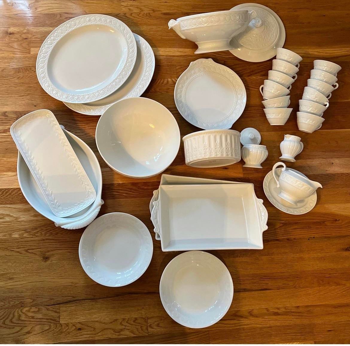 1999 Bernardaud Limoges Louvre Dinnerware - Service for 12- 111