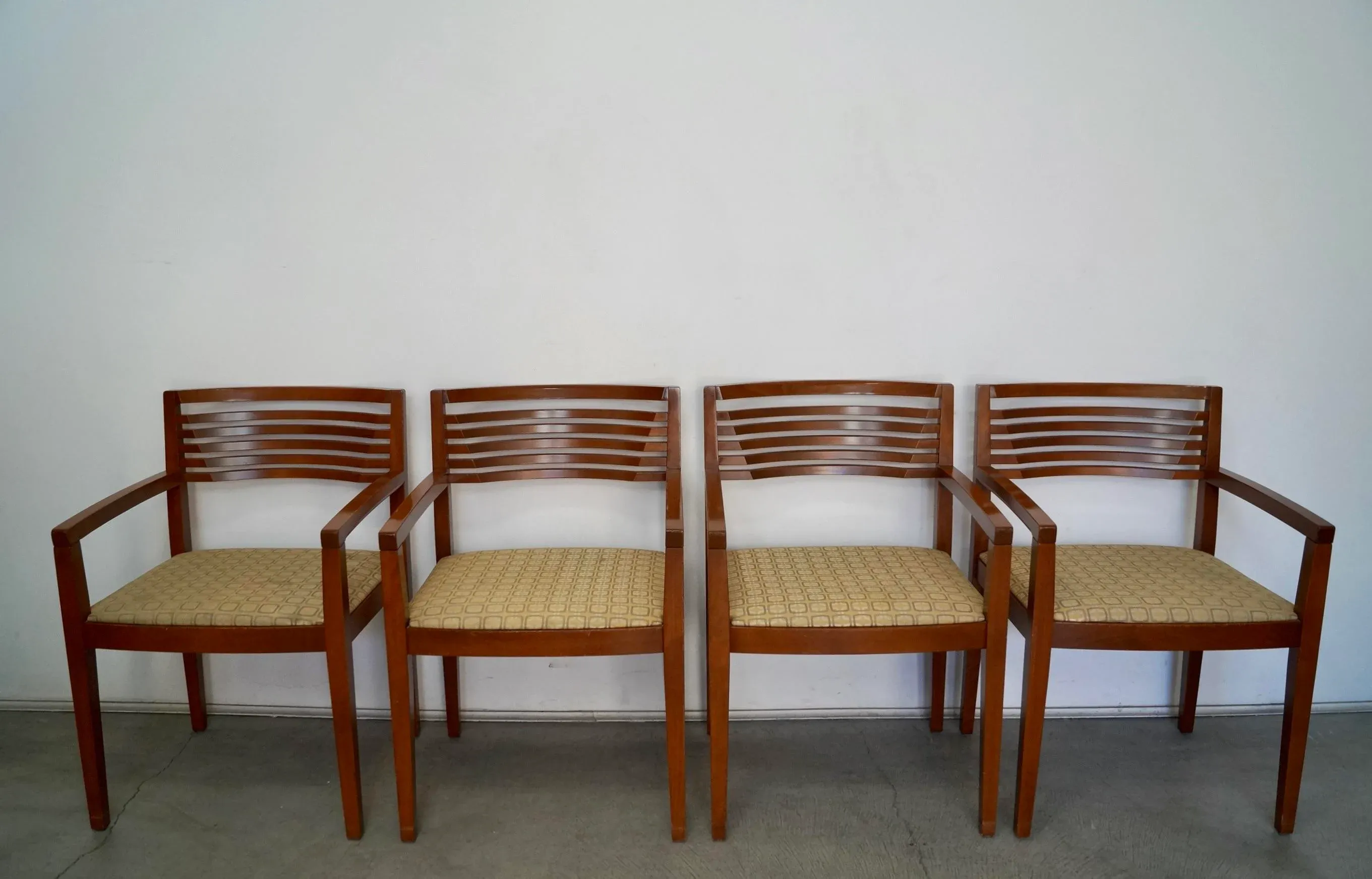 椅子 vintage 90's Postmodern Chair vintage 90's Postmodern Chair