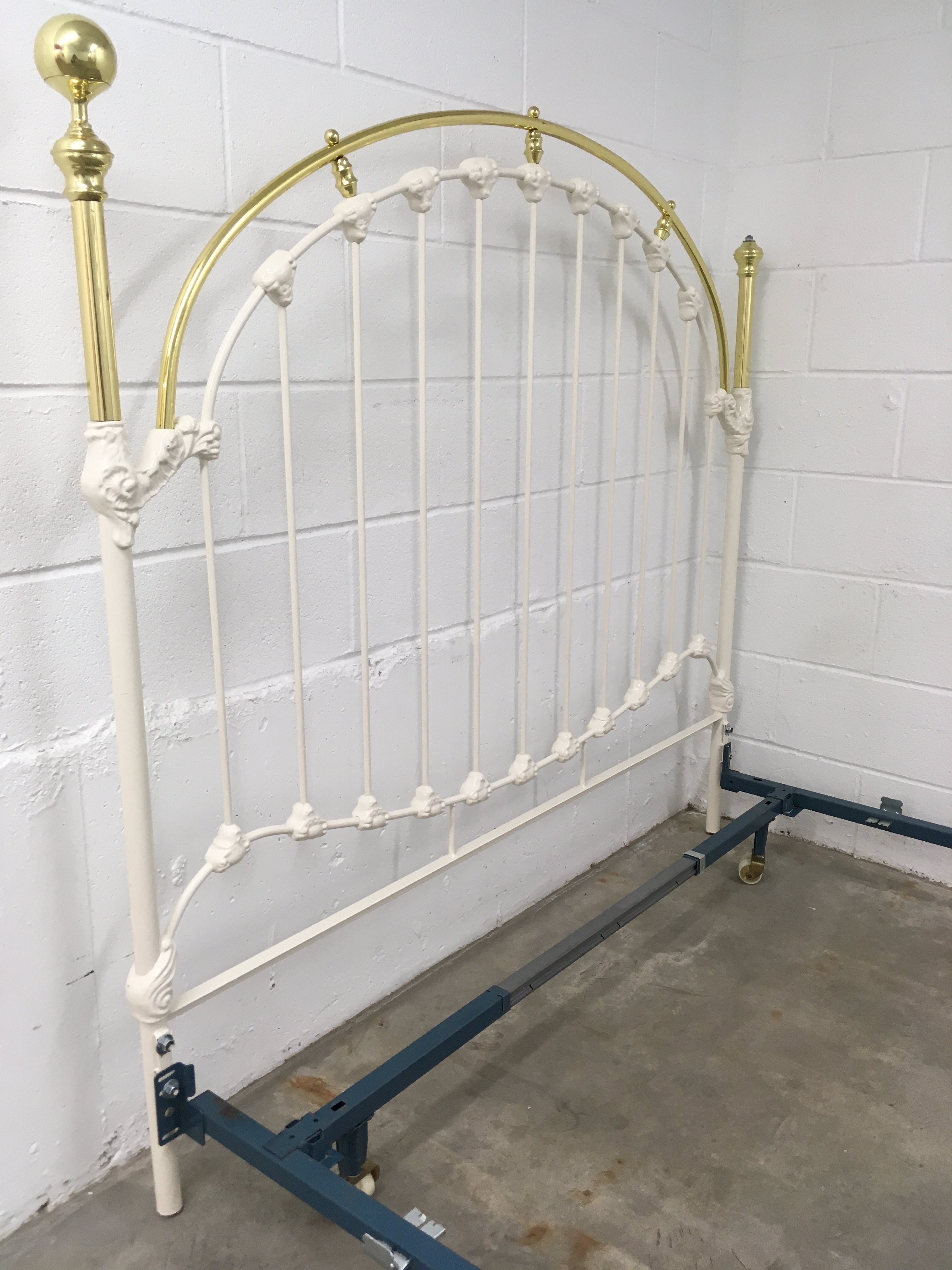 antique white iron queen bed