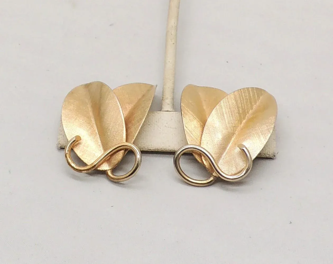 Vintage 1956 Signed Napier Goldtone Florentine Finish Leaves Clip Earrings - 2 Pieces
