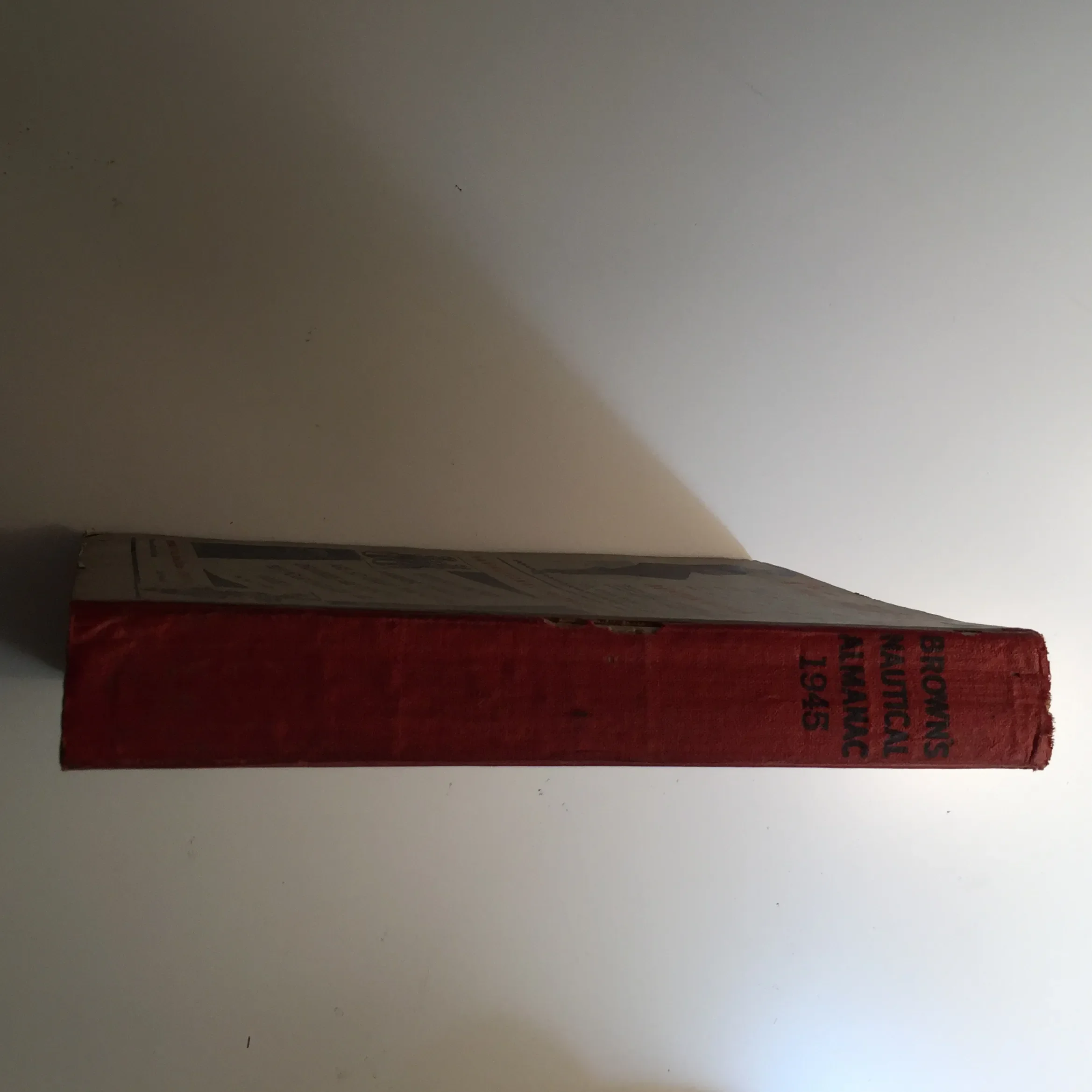 \'Brown\'s Nautical Almanac: 1945\