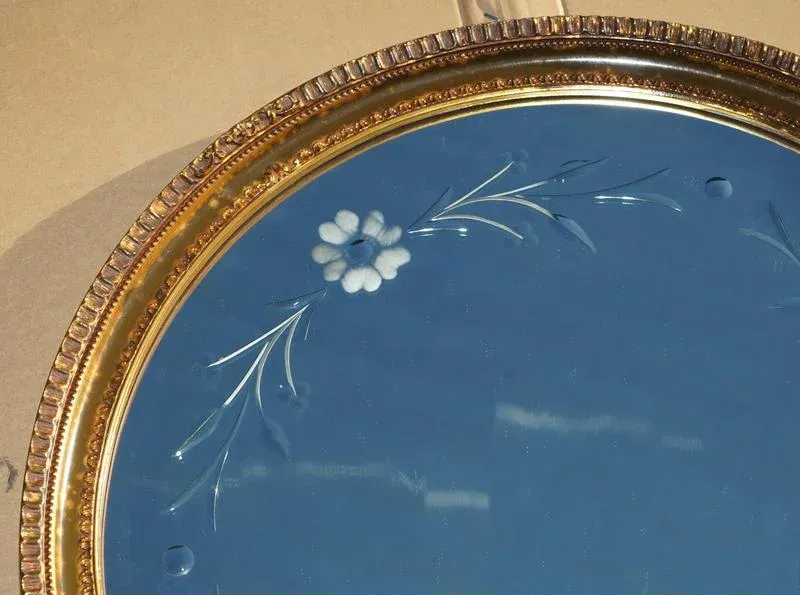 Venetian Etched Glass Frame Round Mirror with Gold Leaf Frame, 1930