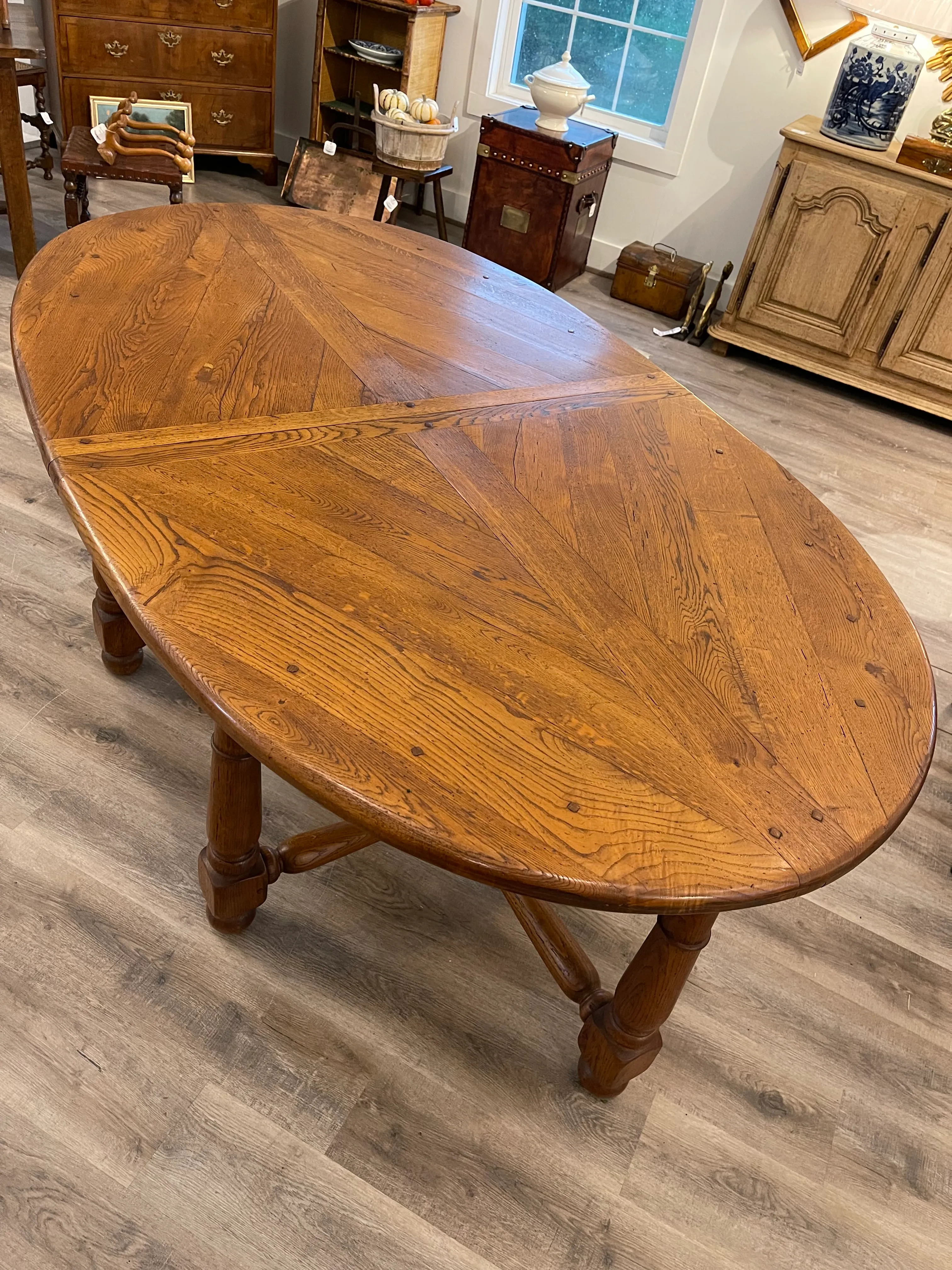 フランス アンティーク Oval Oak Table Antique French Oval Dining Table in Oak, 1850 for sale at Pamono