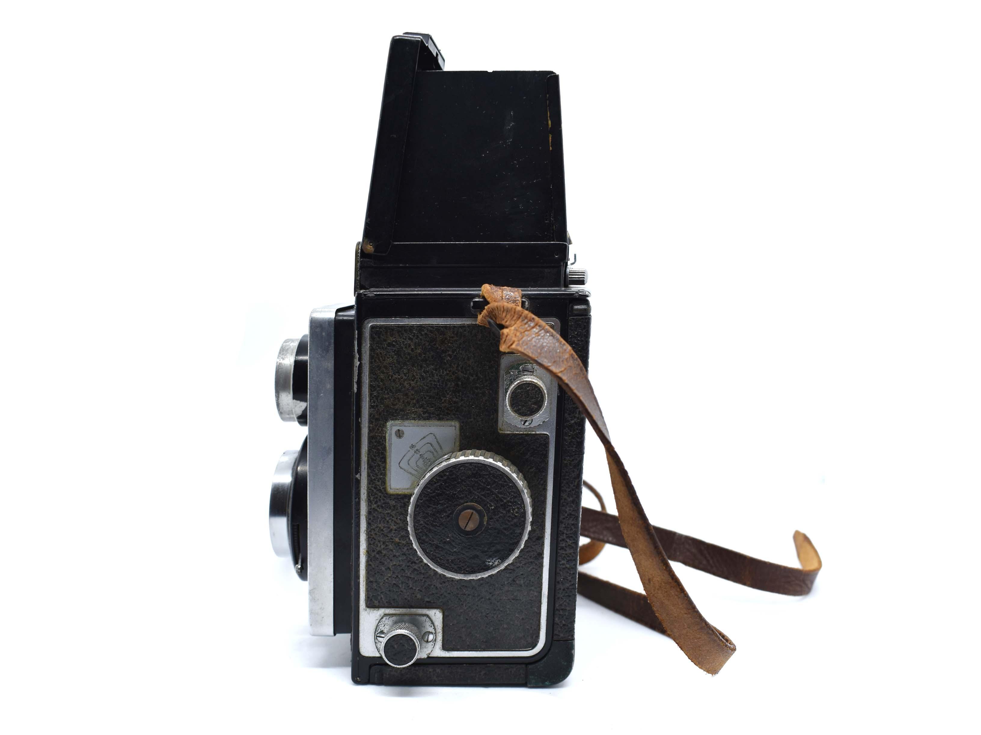 1940's Zeiss Ikon Ikoflex 75mm Twin-Lens Reflex Camera With