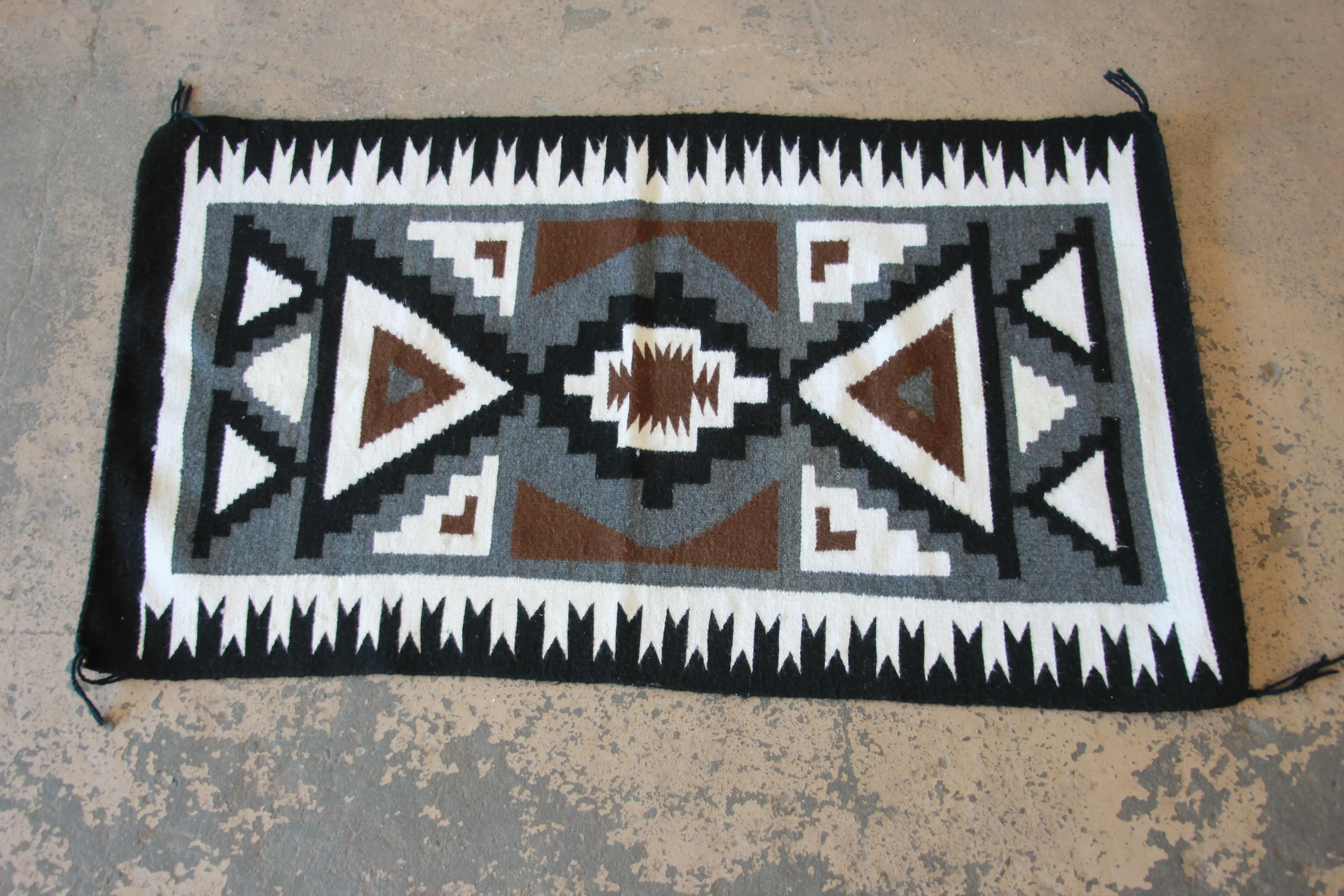 Black and white navajo blanket new arrivals