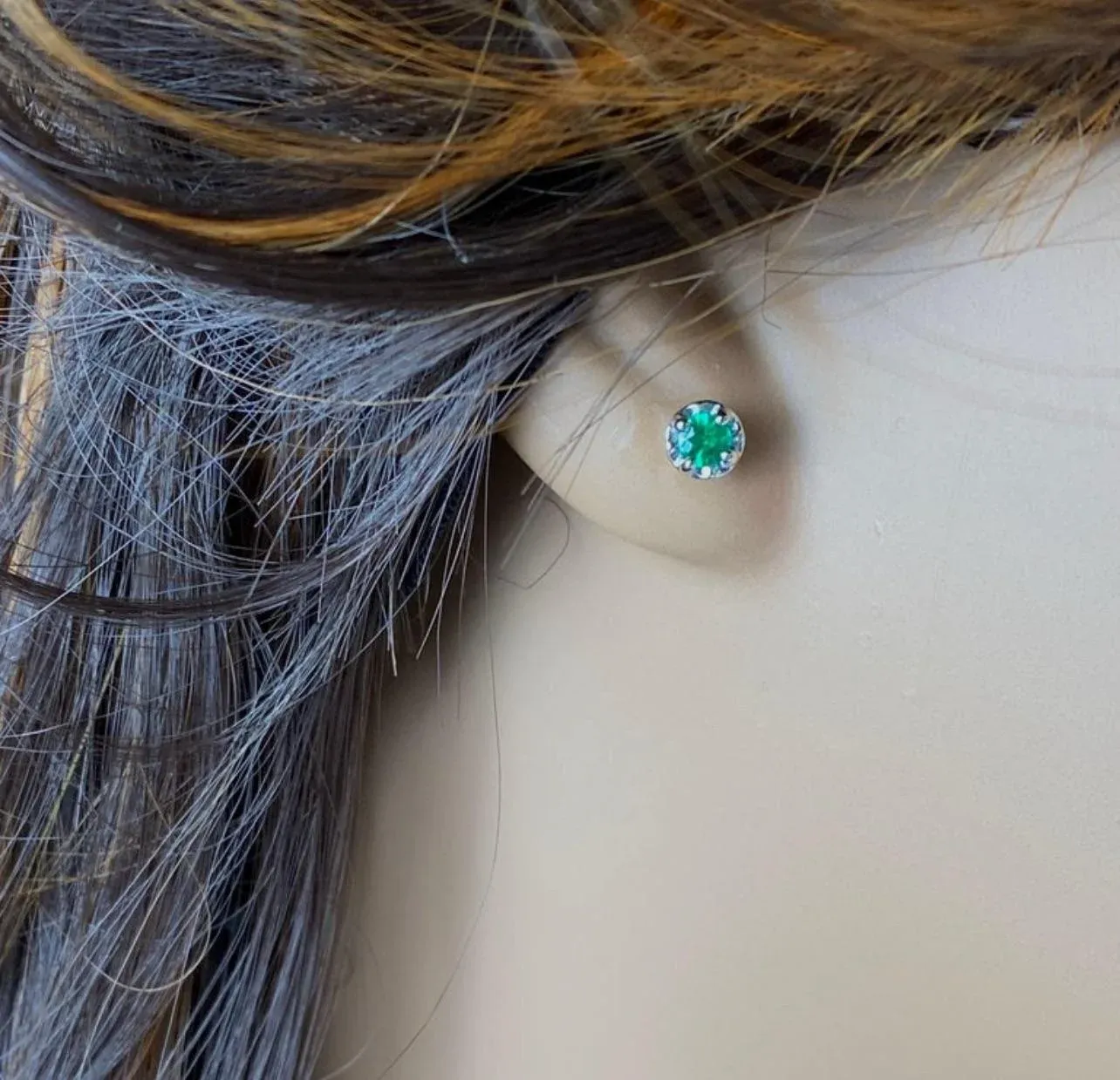 Pair Round Sapphire Carat Scalloped Bezel Set 14 Karat White