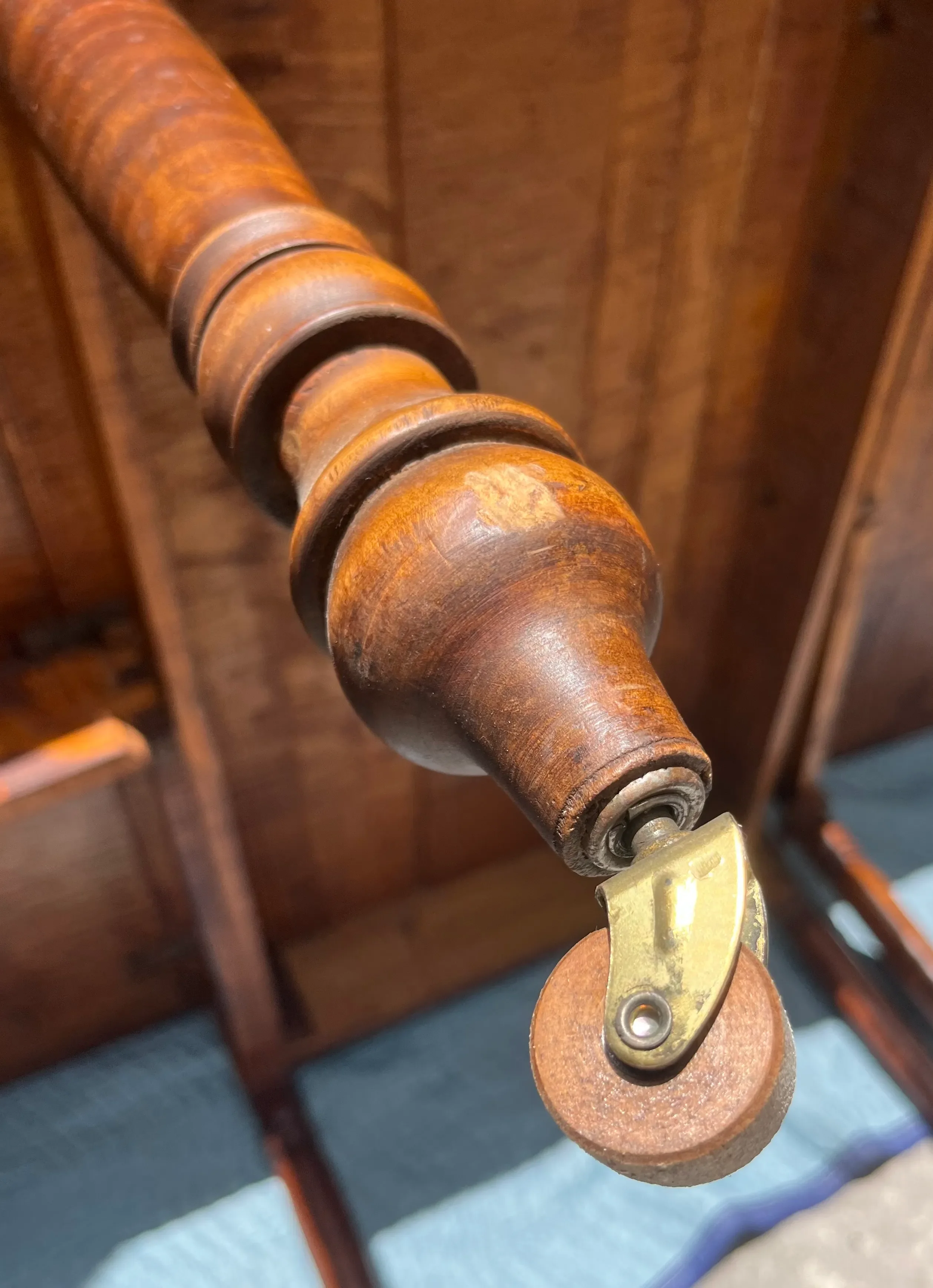 19th Century American Sheraton Tiger Maple Drop Leaf Dining Table