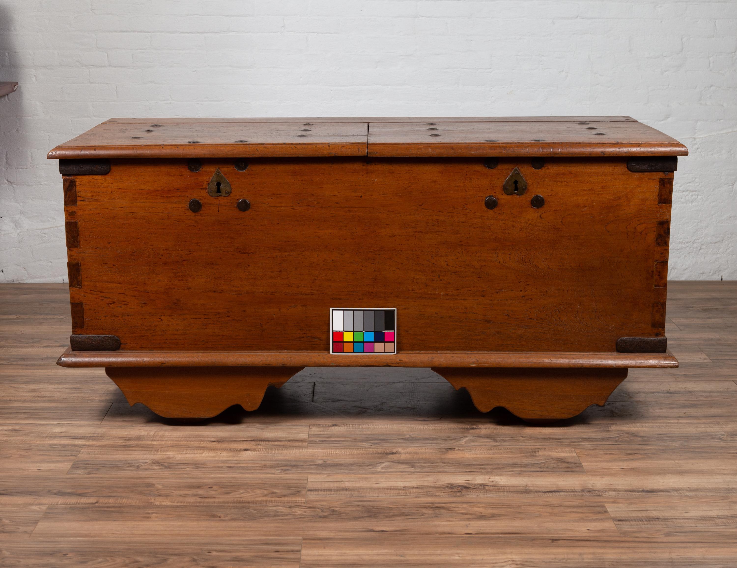 Large storage chest for blankets hot sale