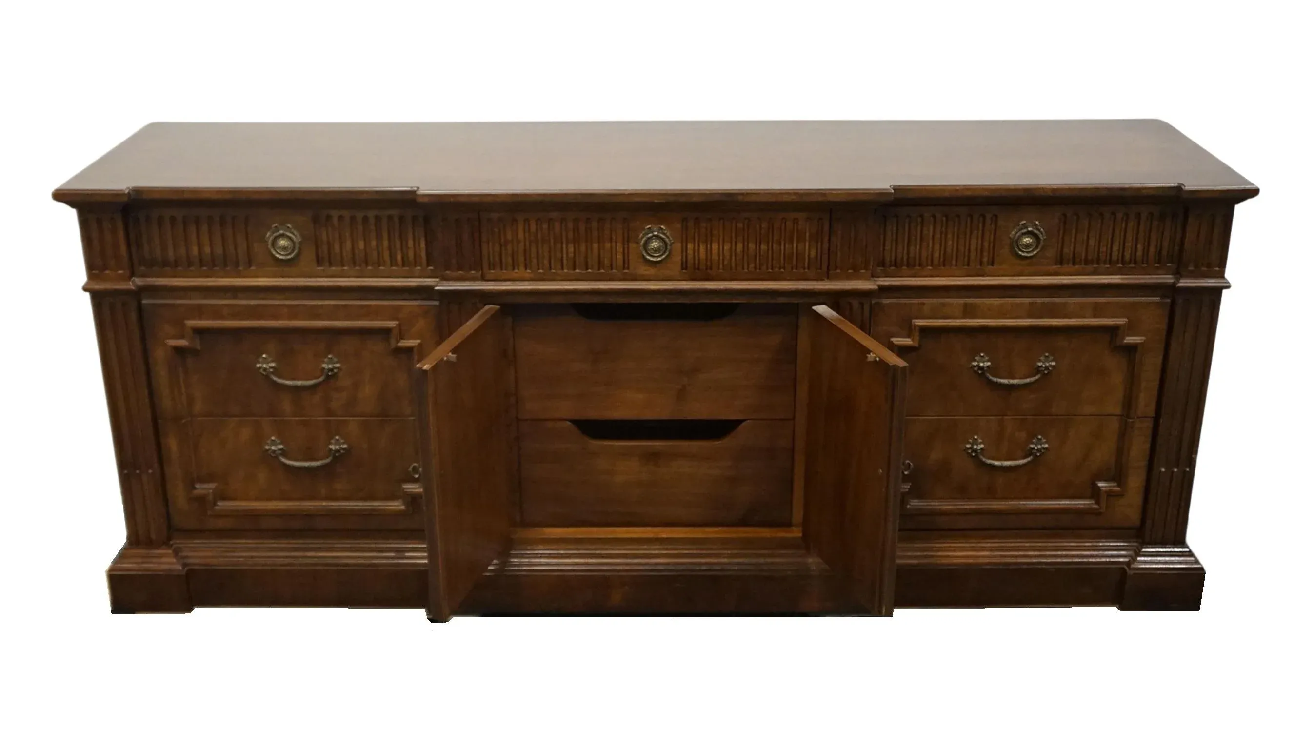 Thomasville Furniture Grand Classic Collection Italian Style 78\" Triple  Door Dresser 15711-450