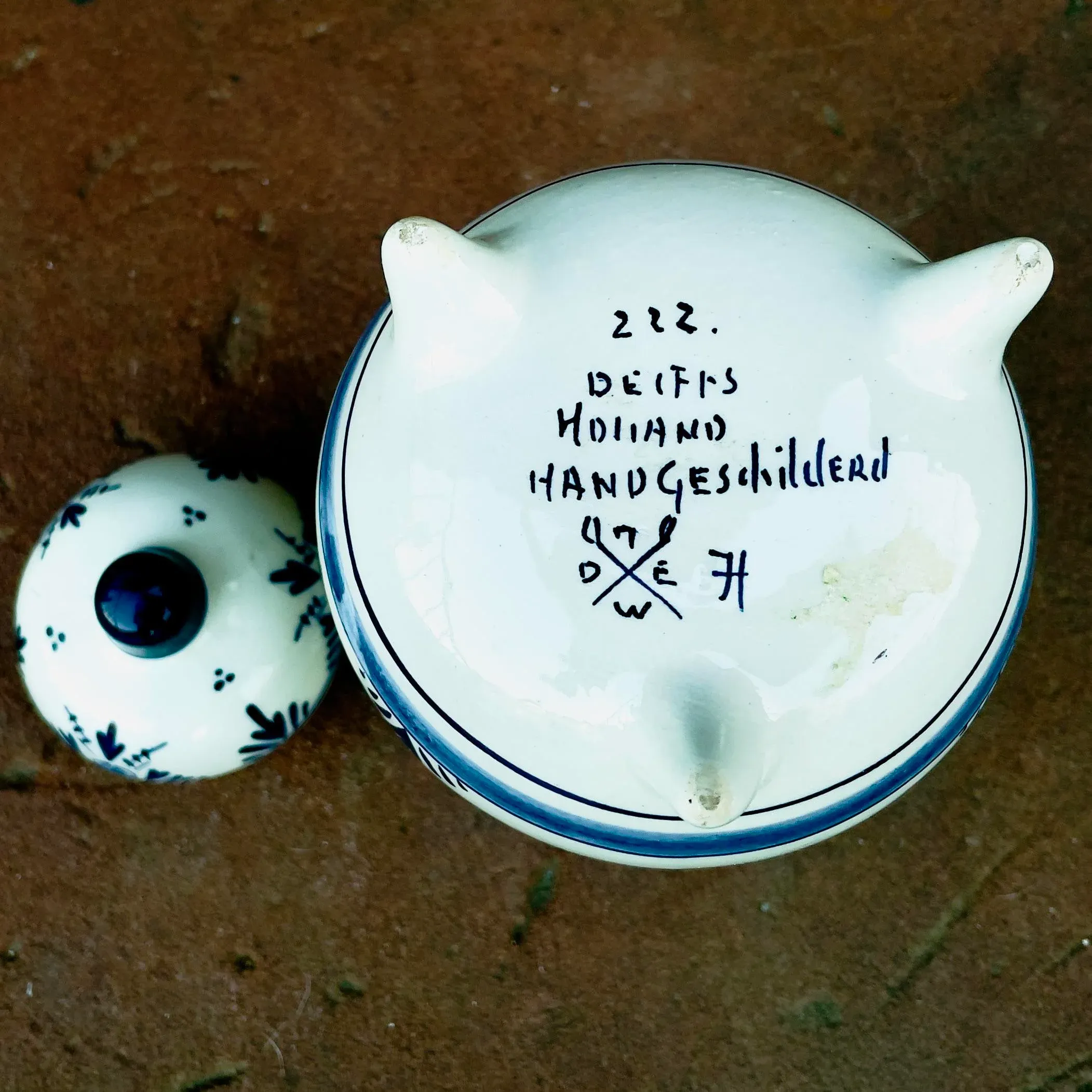 Vintage 3-Footed Delft Vessel With Lid