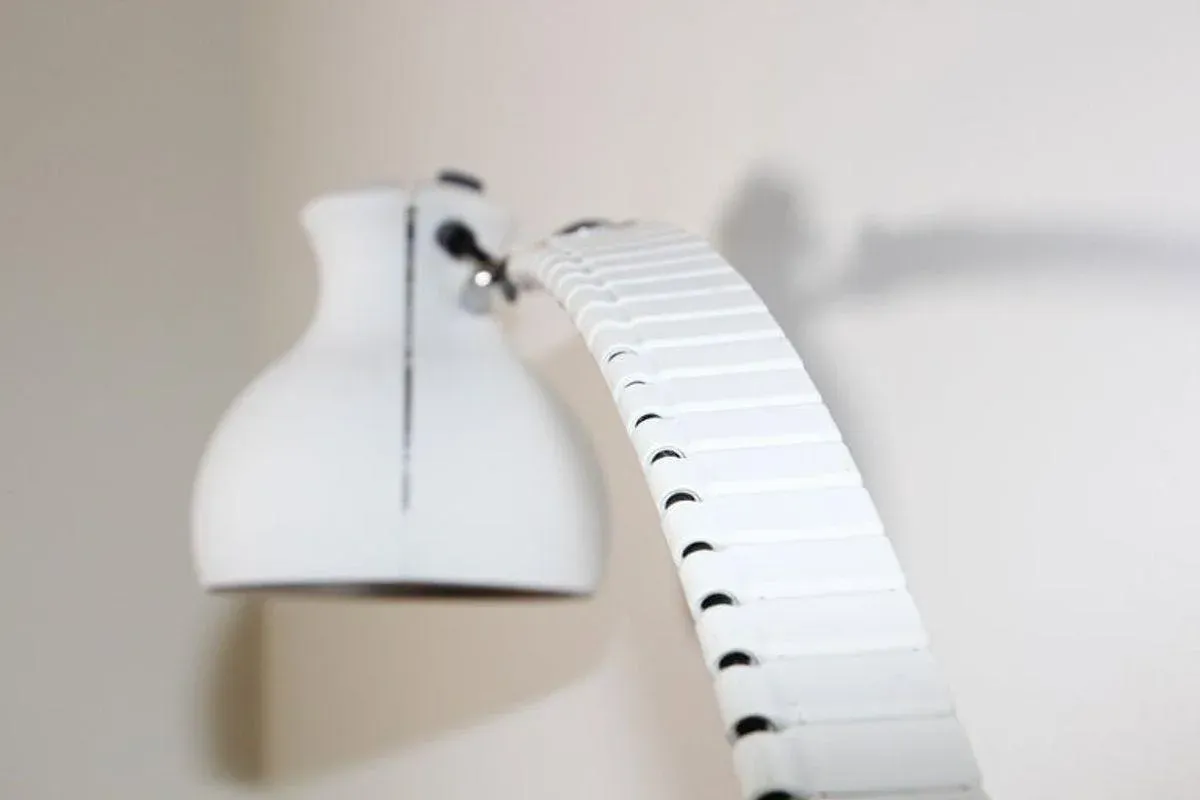 Elio Martinelli, Martinelli Luce Cobra Vertebra Desk Flex Lamp Model 659