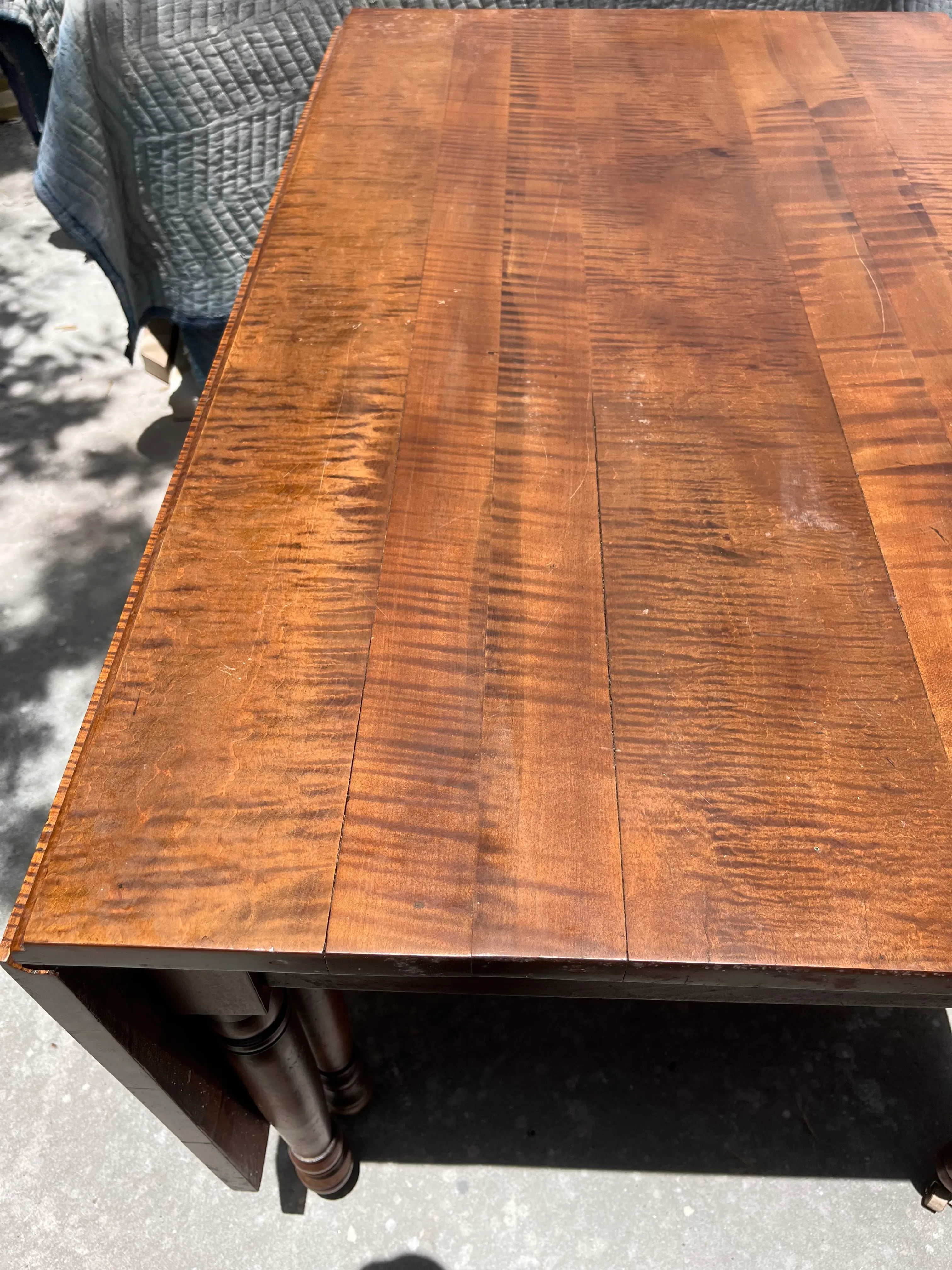 19th Century American Sheraton Tiger Maple Drop Leaf Dining Table